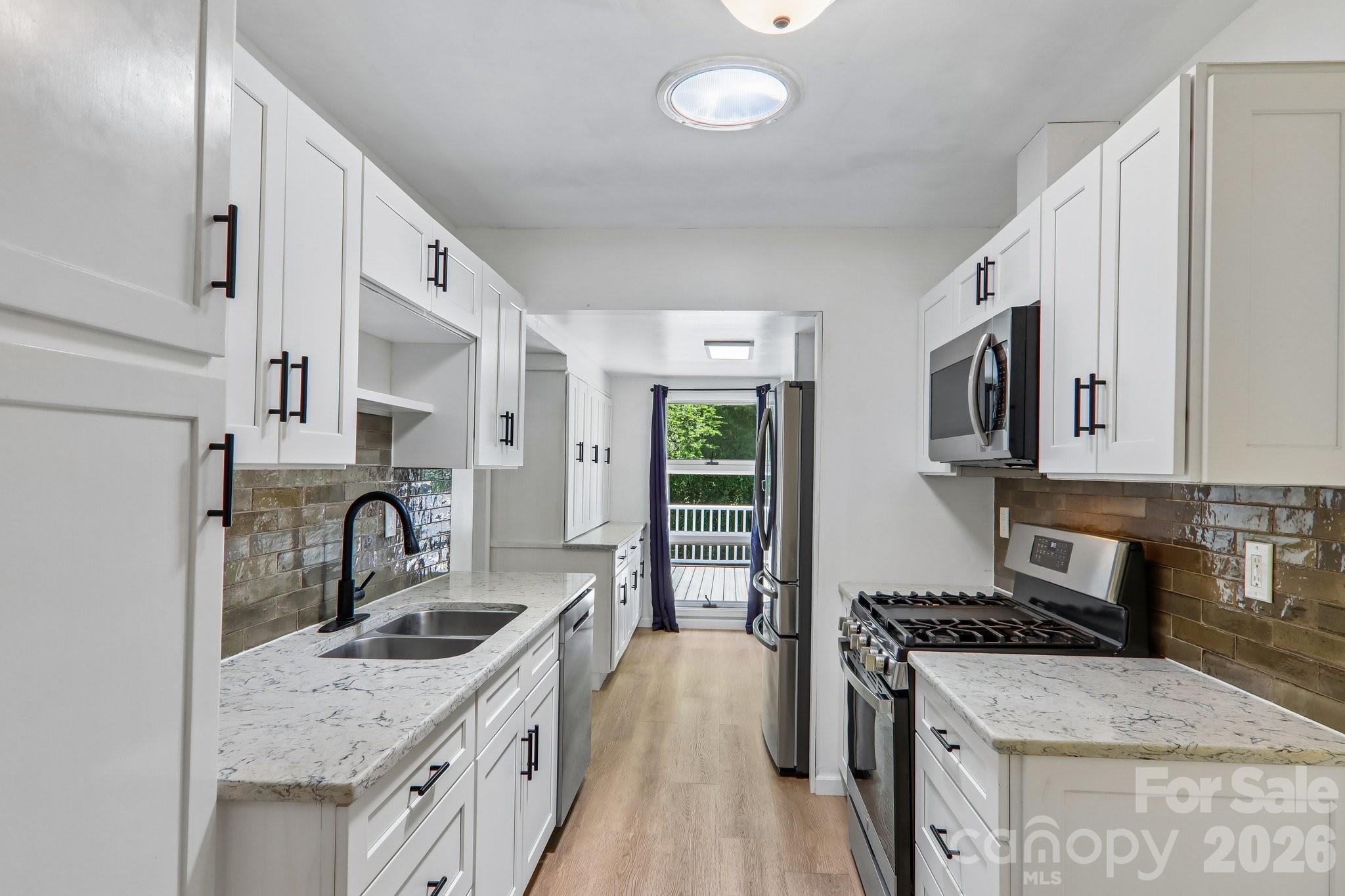 1153 Airport Road — Flat Rock