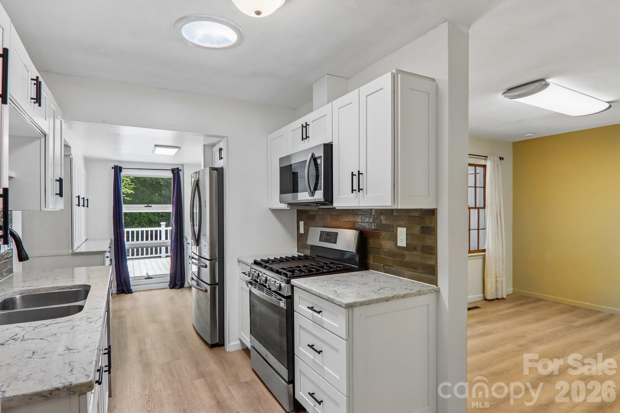 1153 Airport Road — Flat Rock