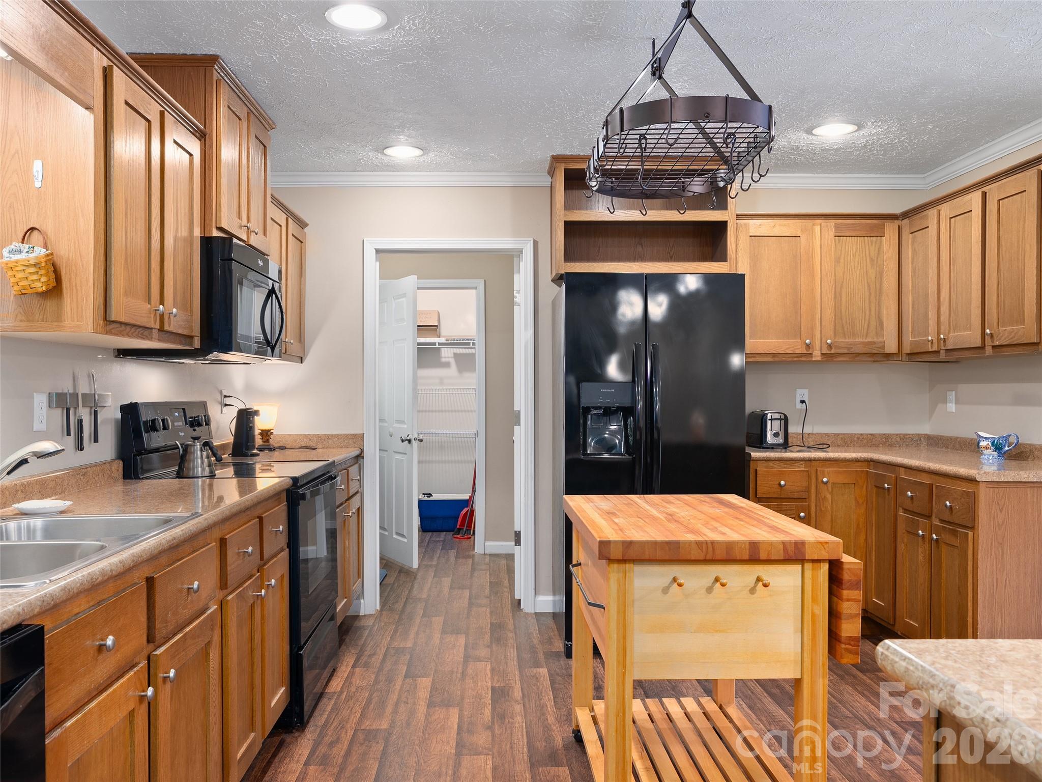 193 Tipstill Cove — Waynesville