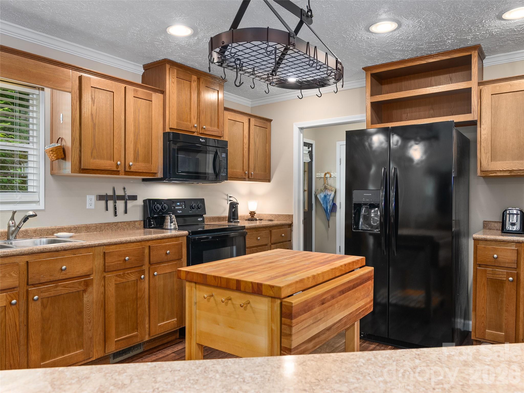 193 Tipstill Cove — Waynesville