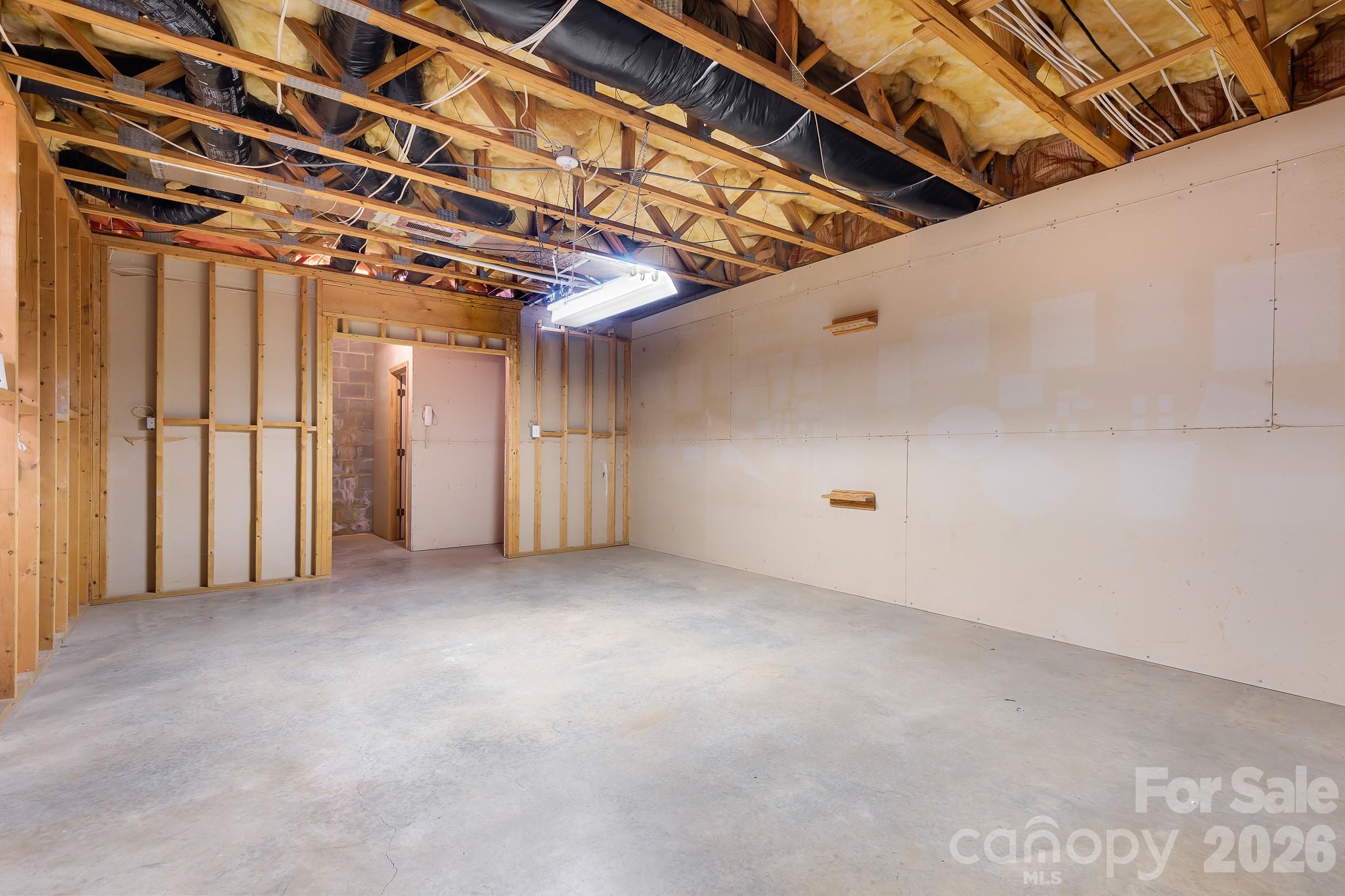 135 Pinecroft Court — Troutman