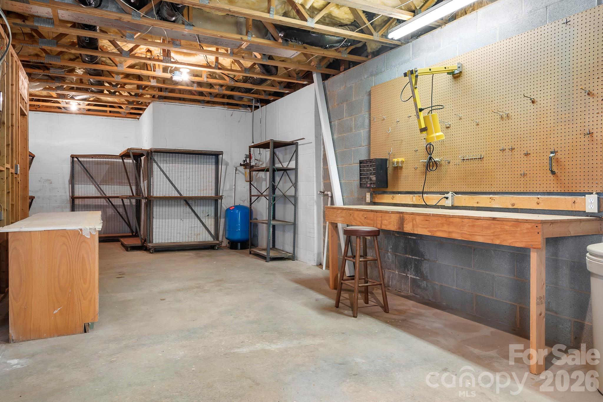135 Pinecroft Court — Troutman