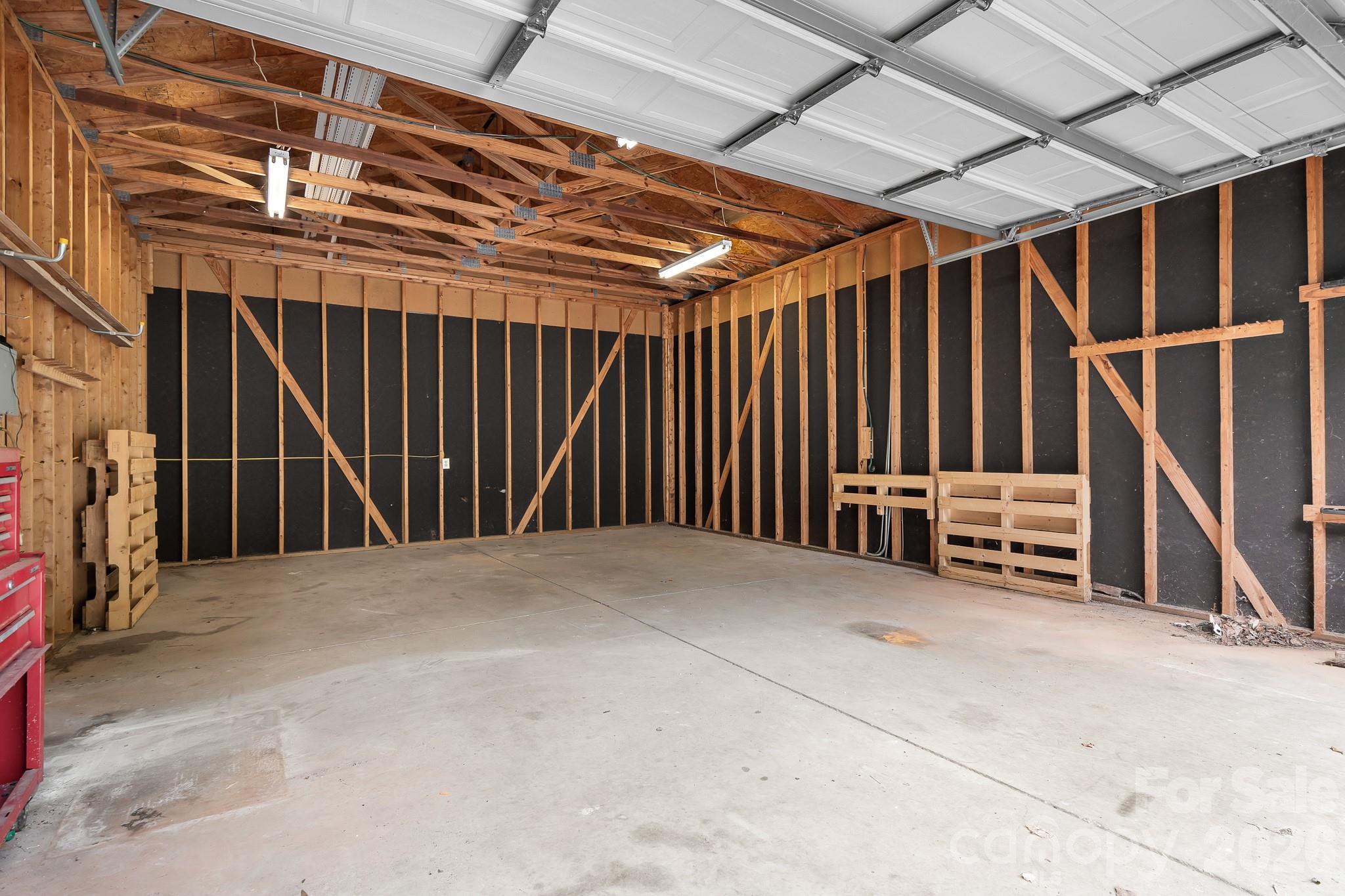 135 Pinecroft Court — Troutman