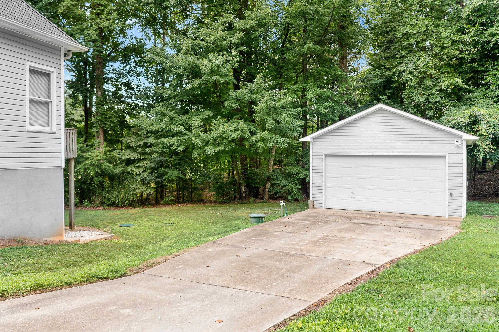 135 Pinecroft Court — Troutman