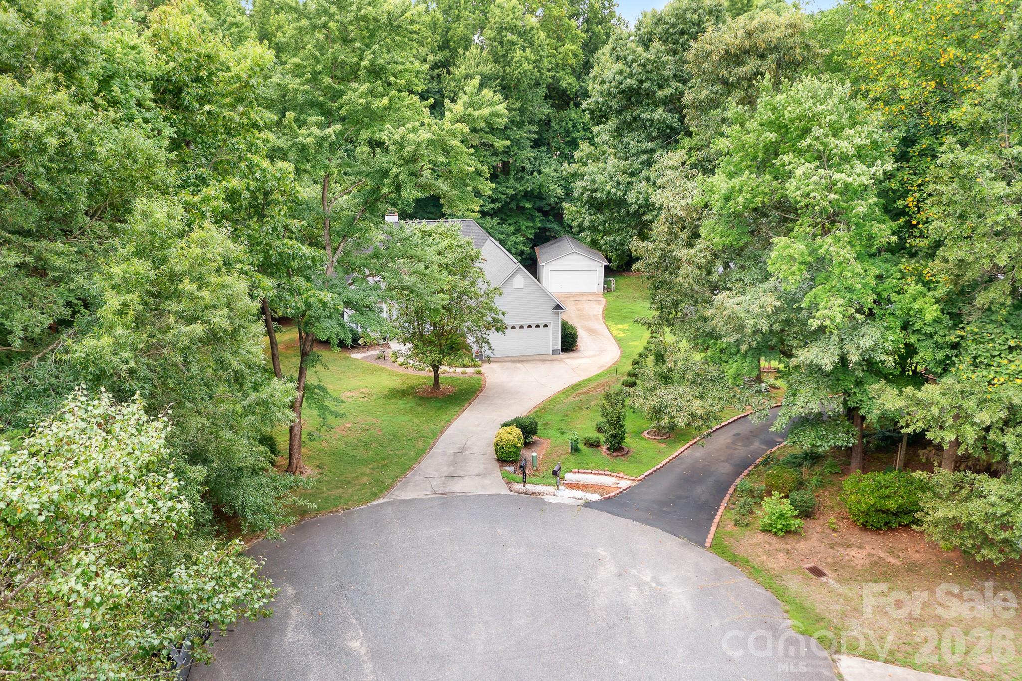 135 Pinecroft Court — Troutman