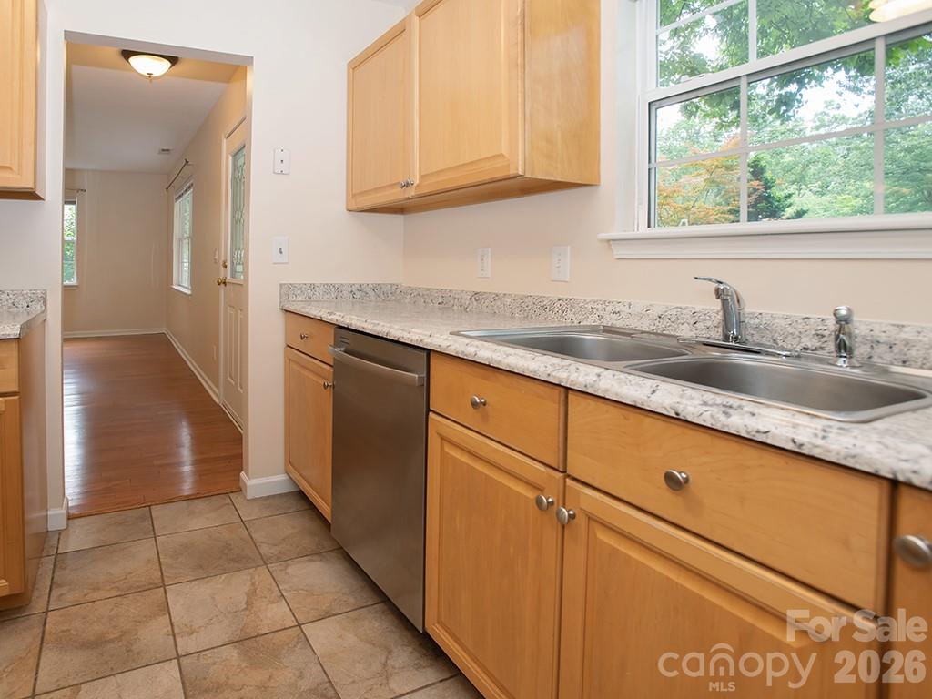 17 Pinecrest Drive — Asheville