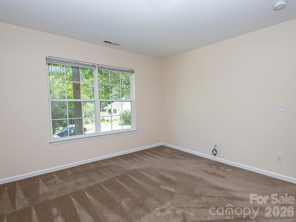 17 Pinecrest Drive — Asheville