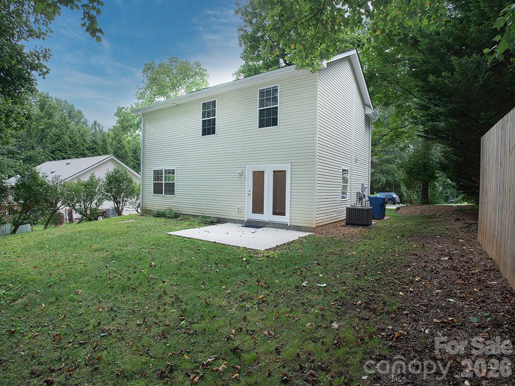 17 Pinecrest Drive — Asheville