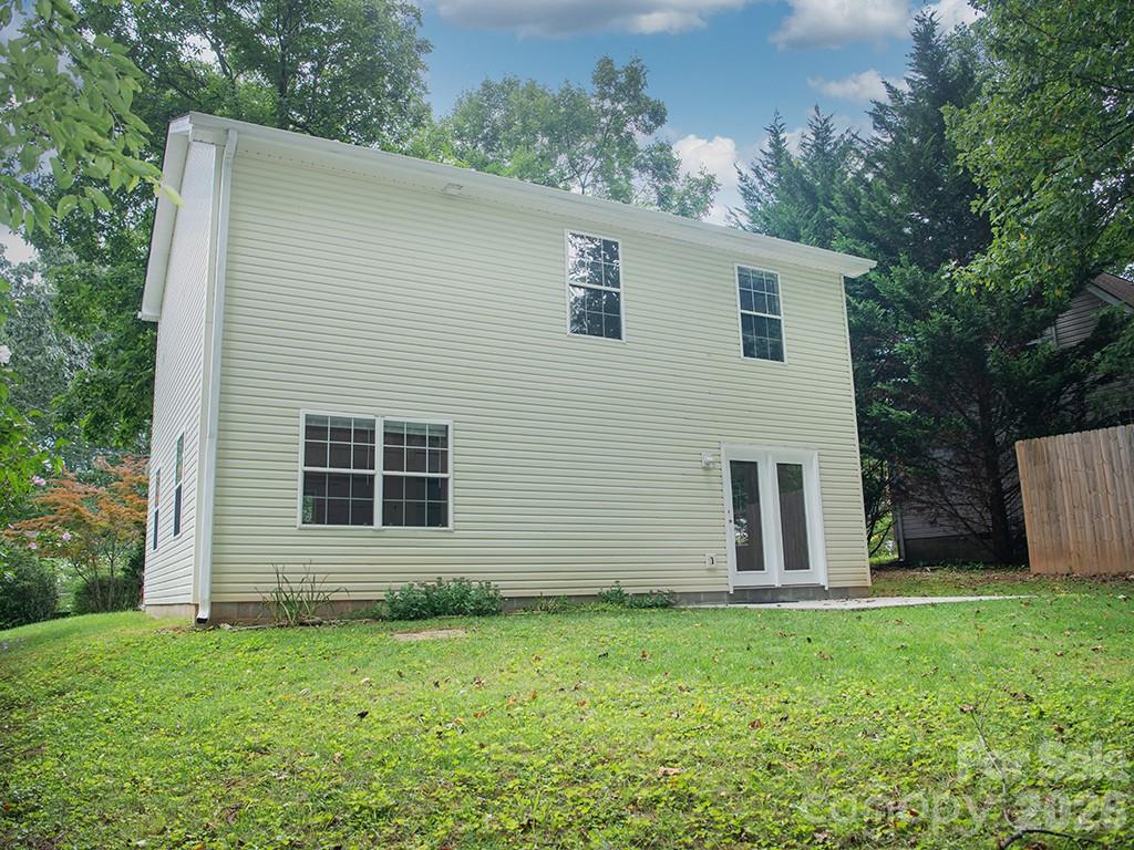 17 Pinecrest Drive — Asheville
