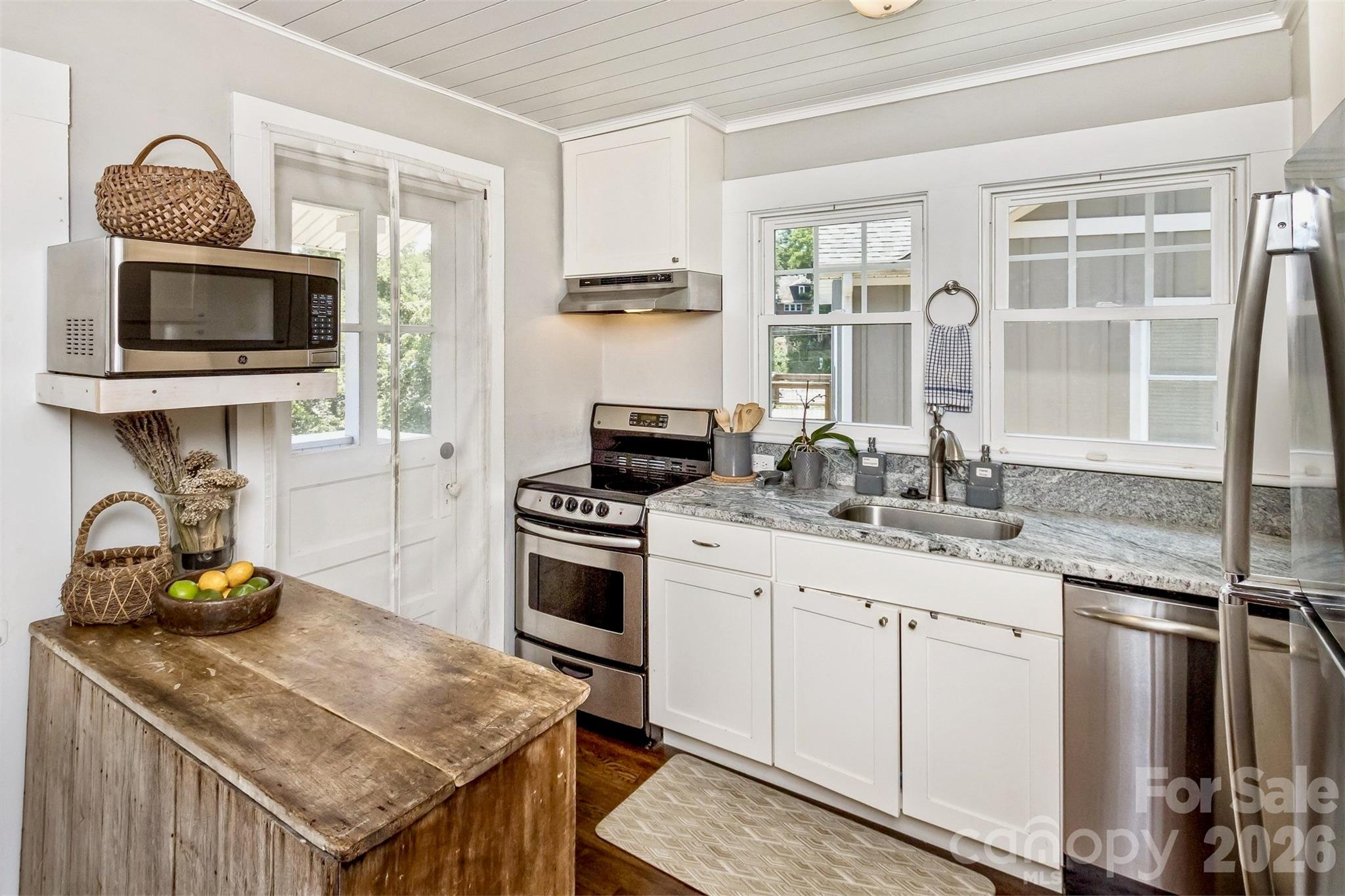 14 Laurel Loop — Asheville
