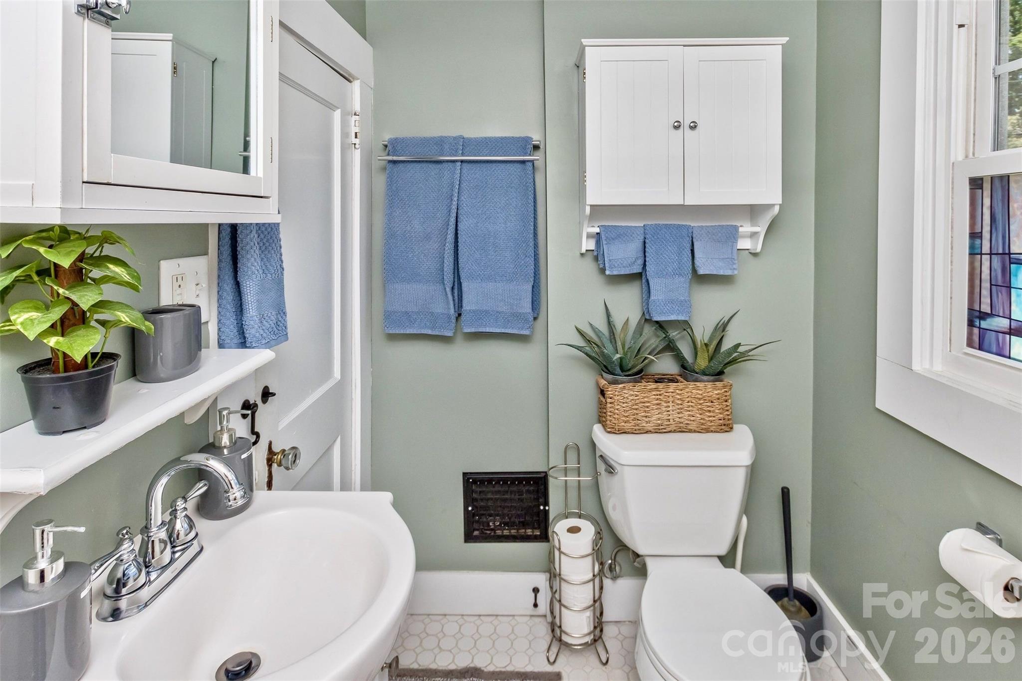 14 Laurel Loop — Asheville