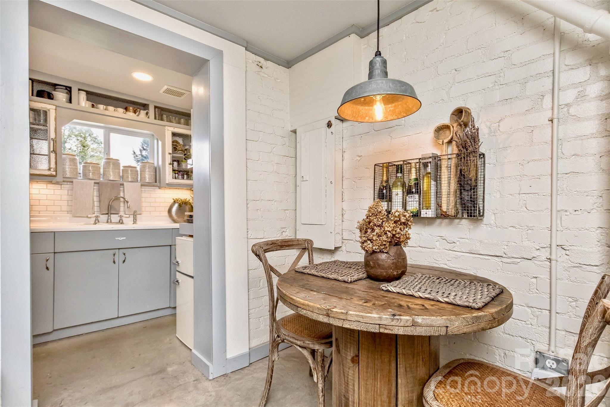 14 Laurel Loop — Asheville