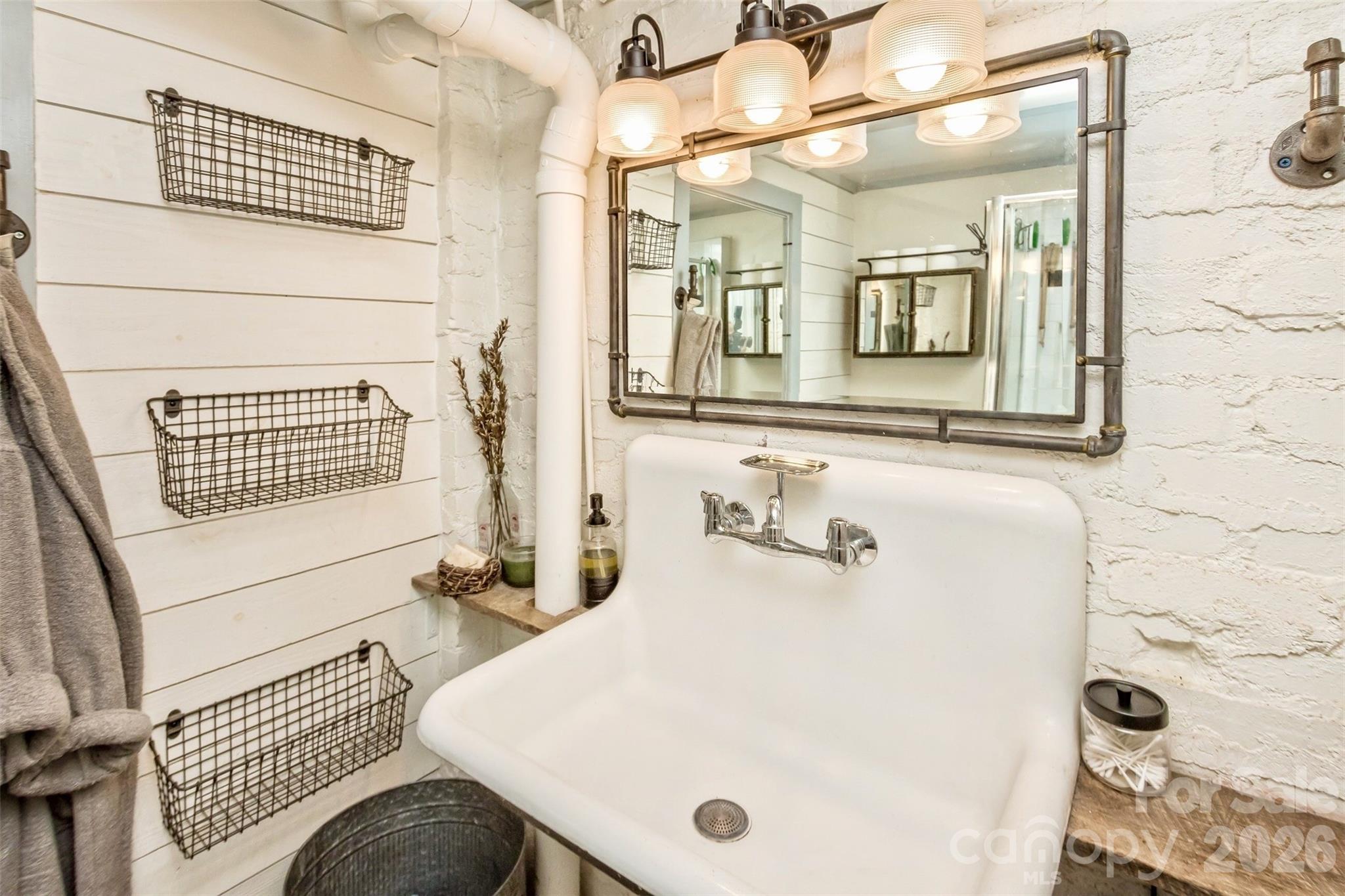 14 Laurel Loop — Asheville