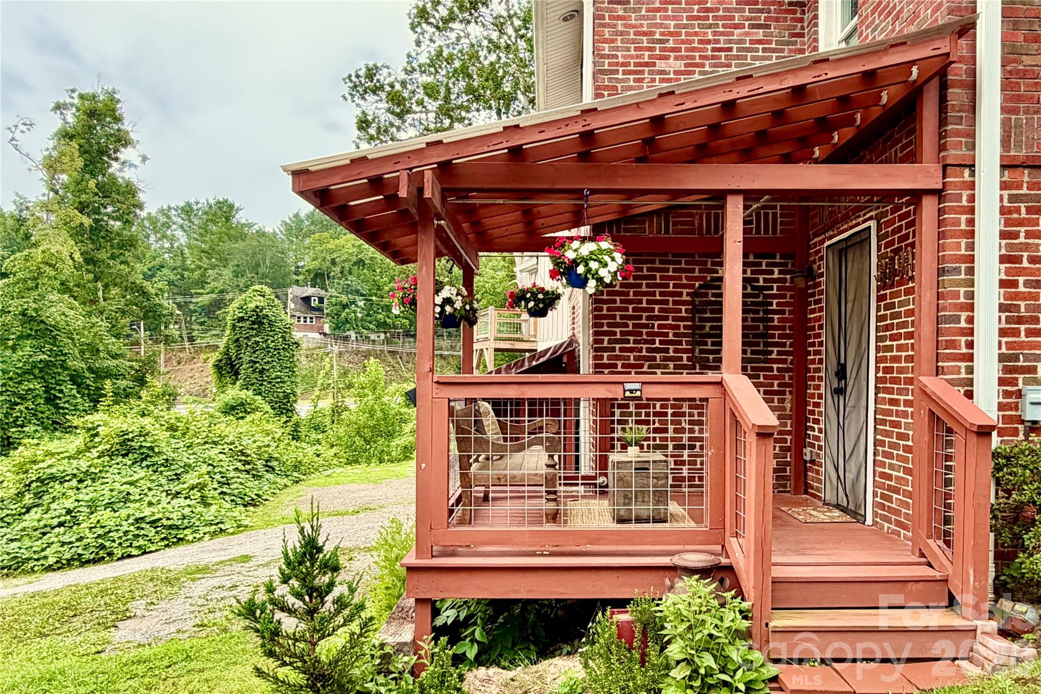 14 Laurel Loop — Asheville