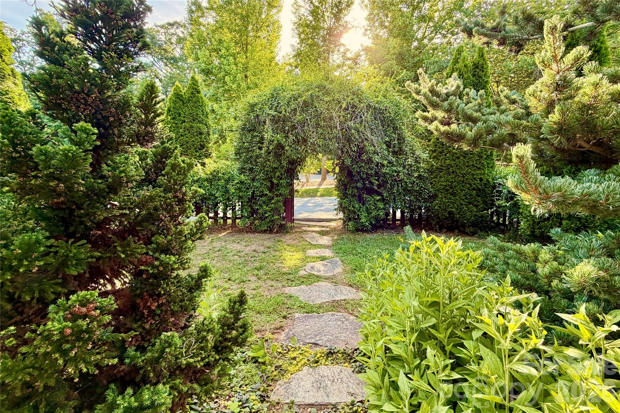 14 Laurel Loop — Asheville