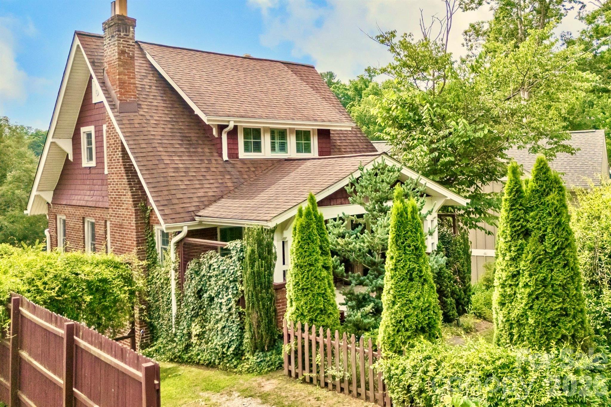 14 Laurel Loop — Asheville
