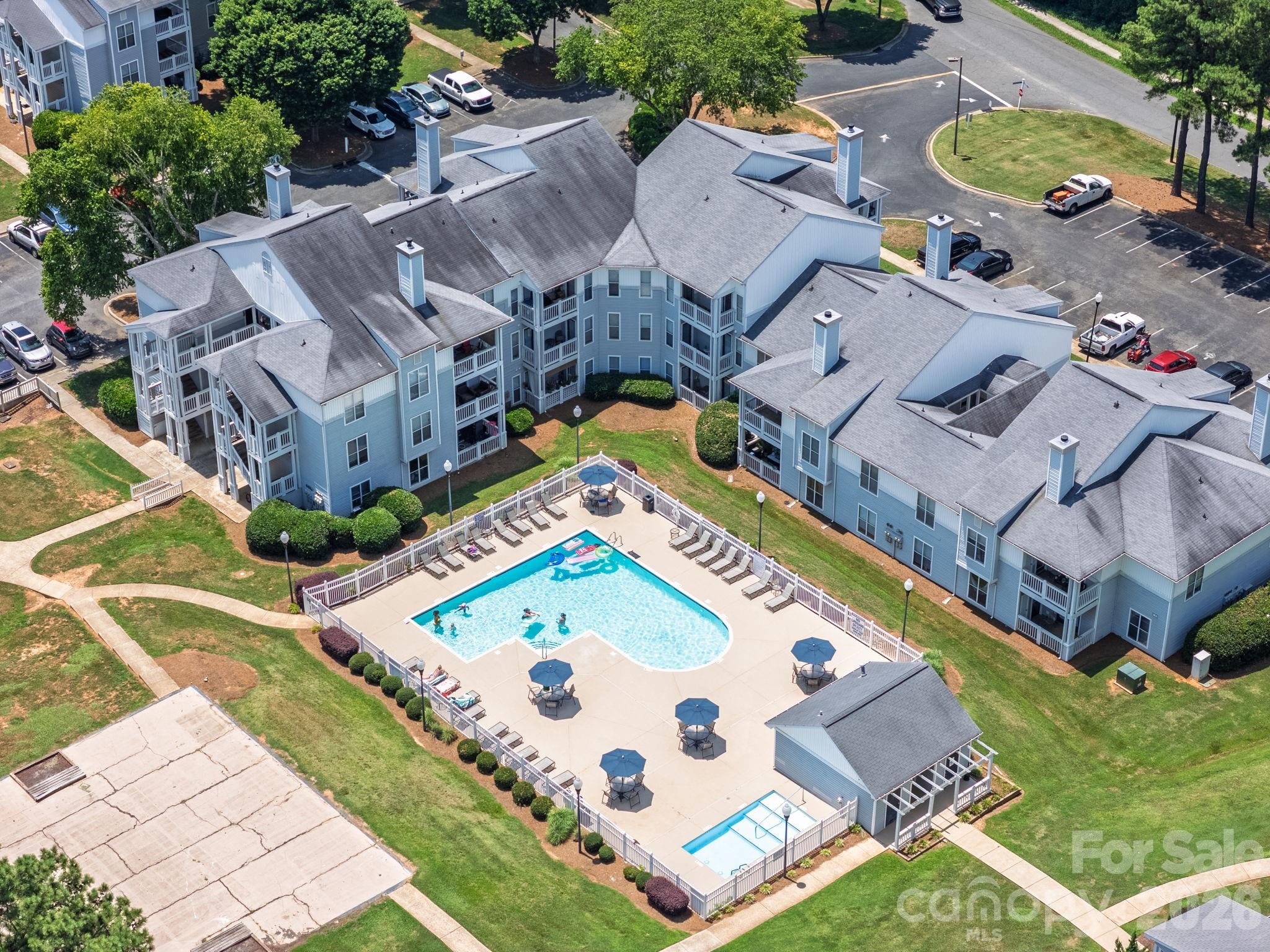 11 Hamiltons Bay Court #839 — Clover
