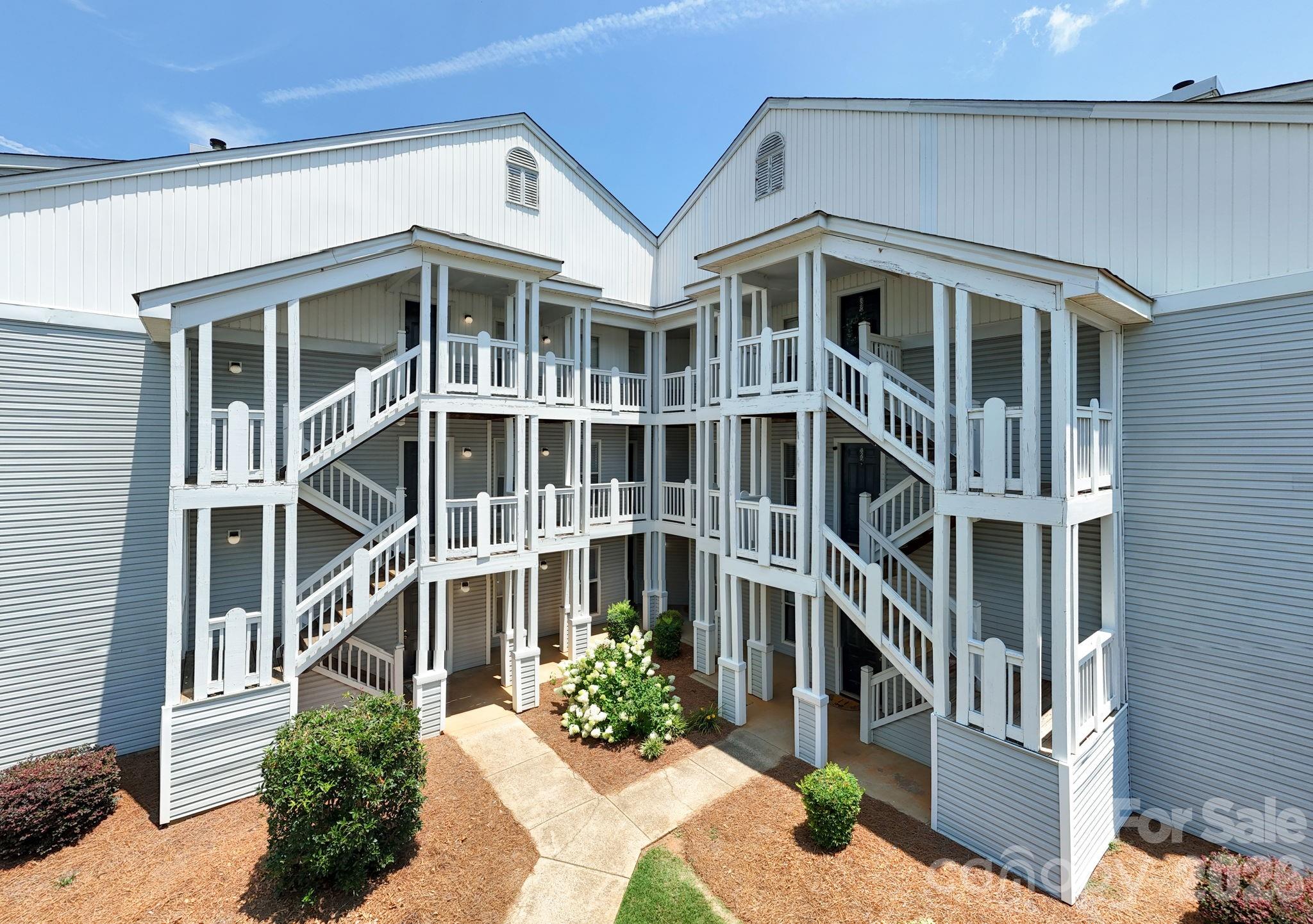 11 Hamiltons Bay Court #839 — Clover