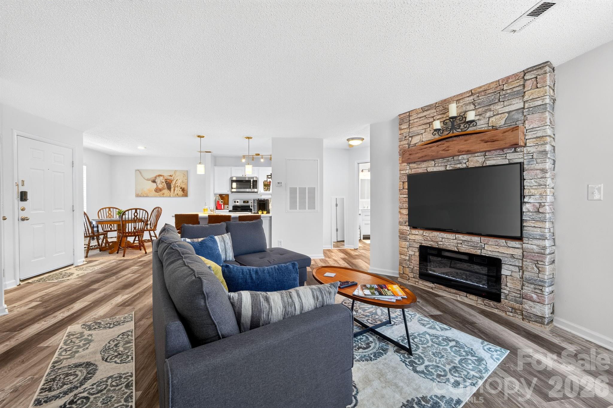 11 Hamiltons Bay Court #839 — Clover