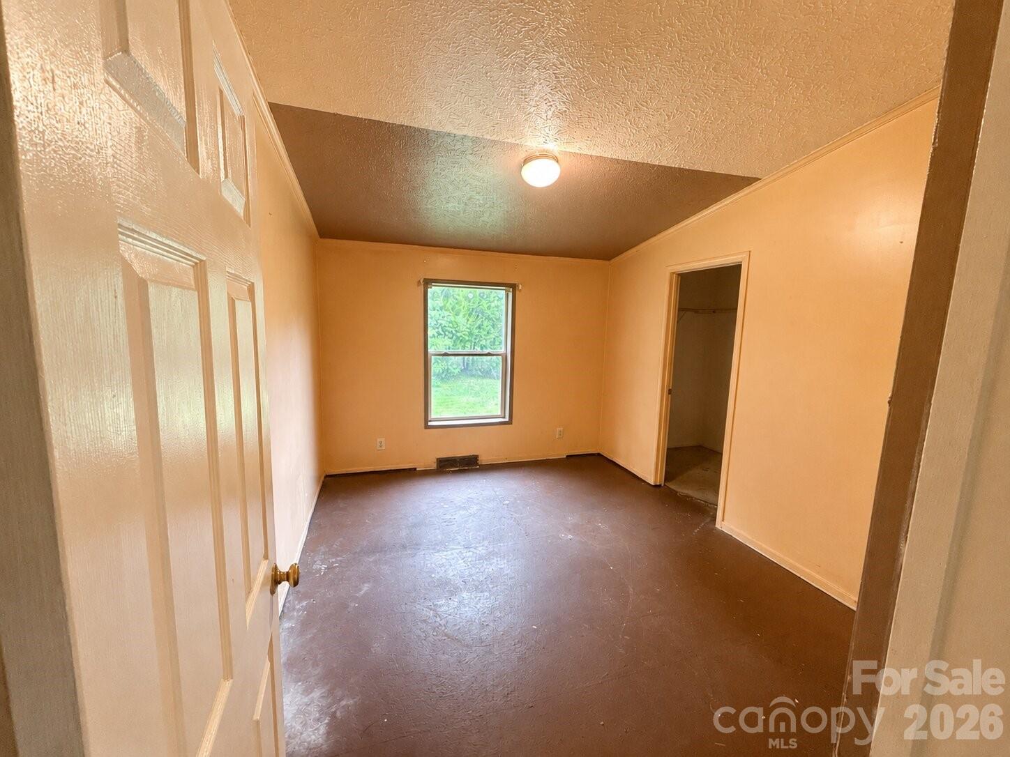 4506 Logging Road — Lancaster