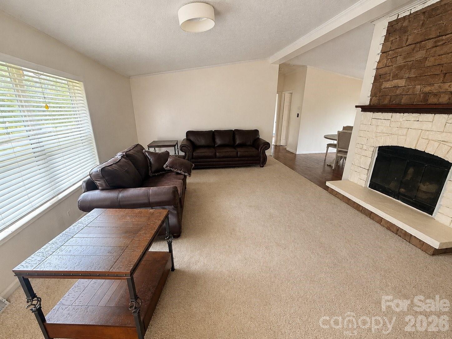 4506 Logging Road — Lancaster