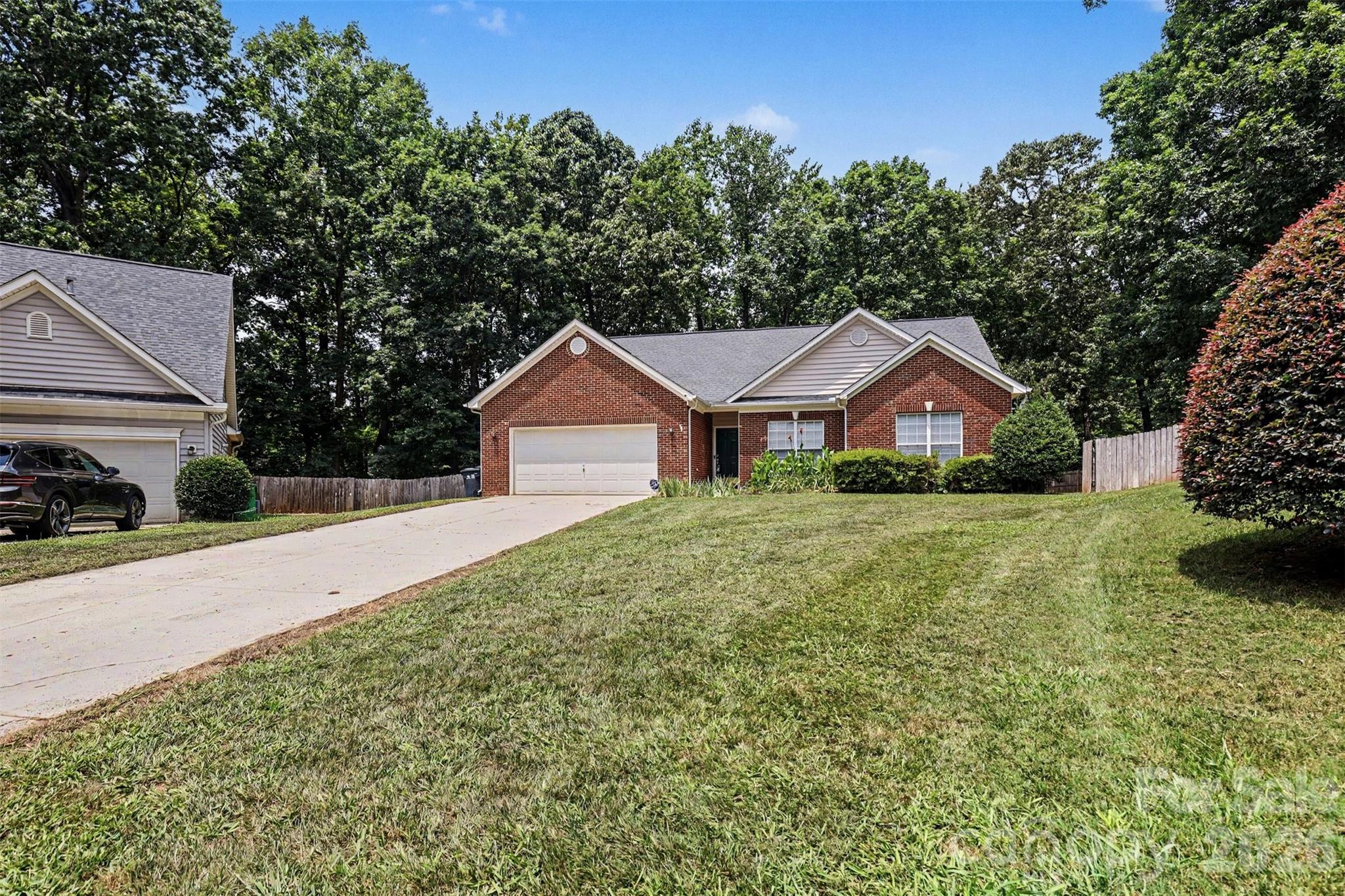 2922 Tallard Lane — Charlotte