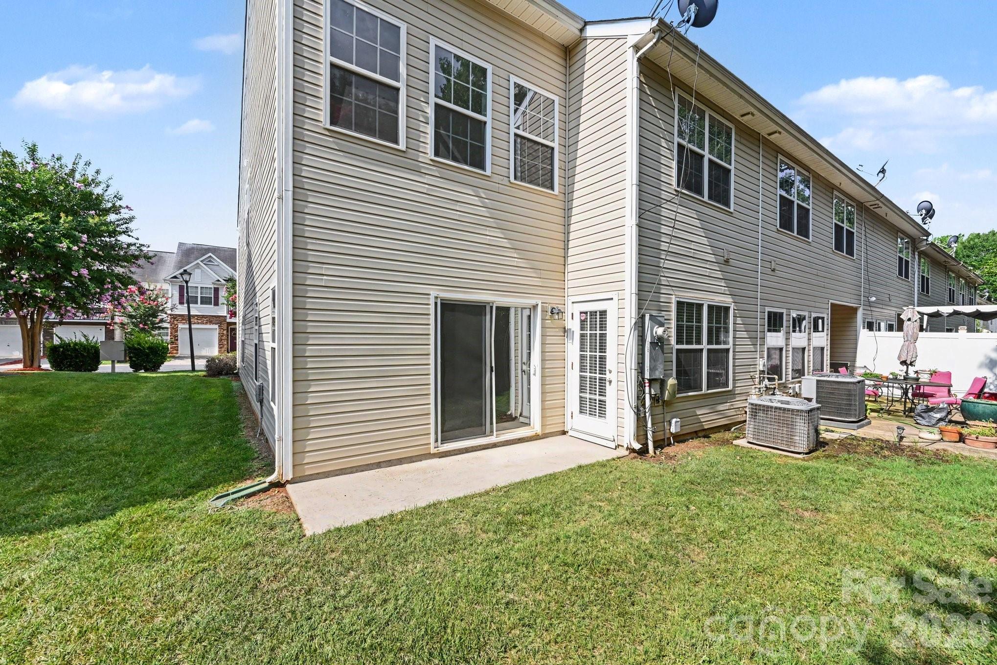 2166 Shady Pond Drive — Clover