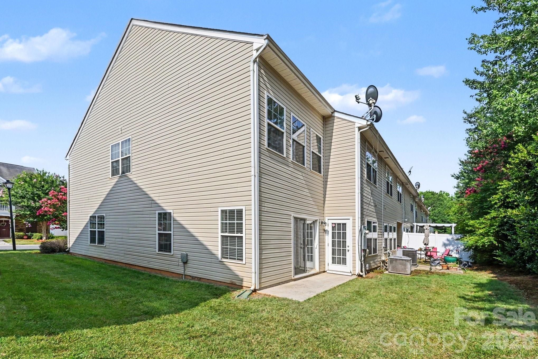2166 Shady Pond Drive — Clover