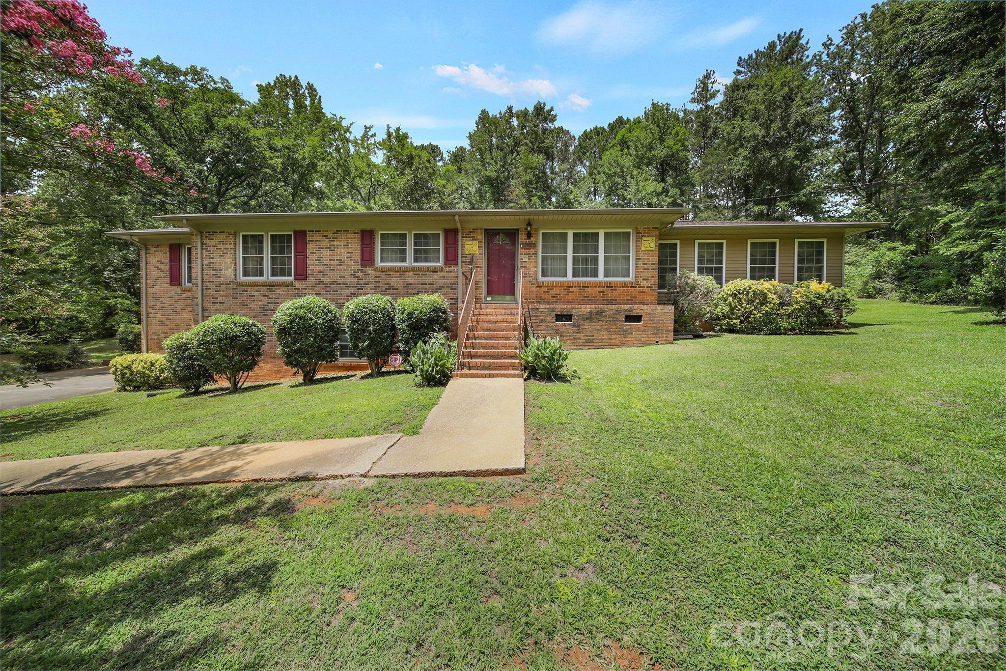 2171 Emma Circle — Lancaster