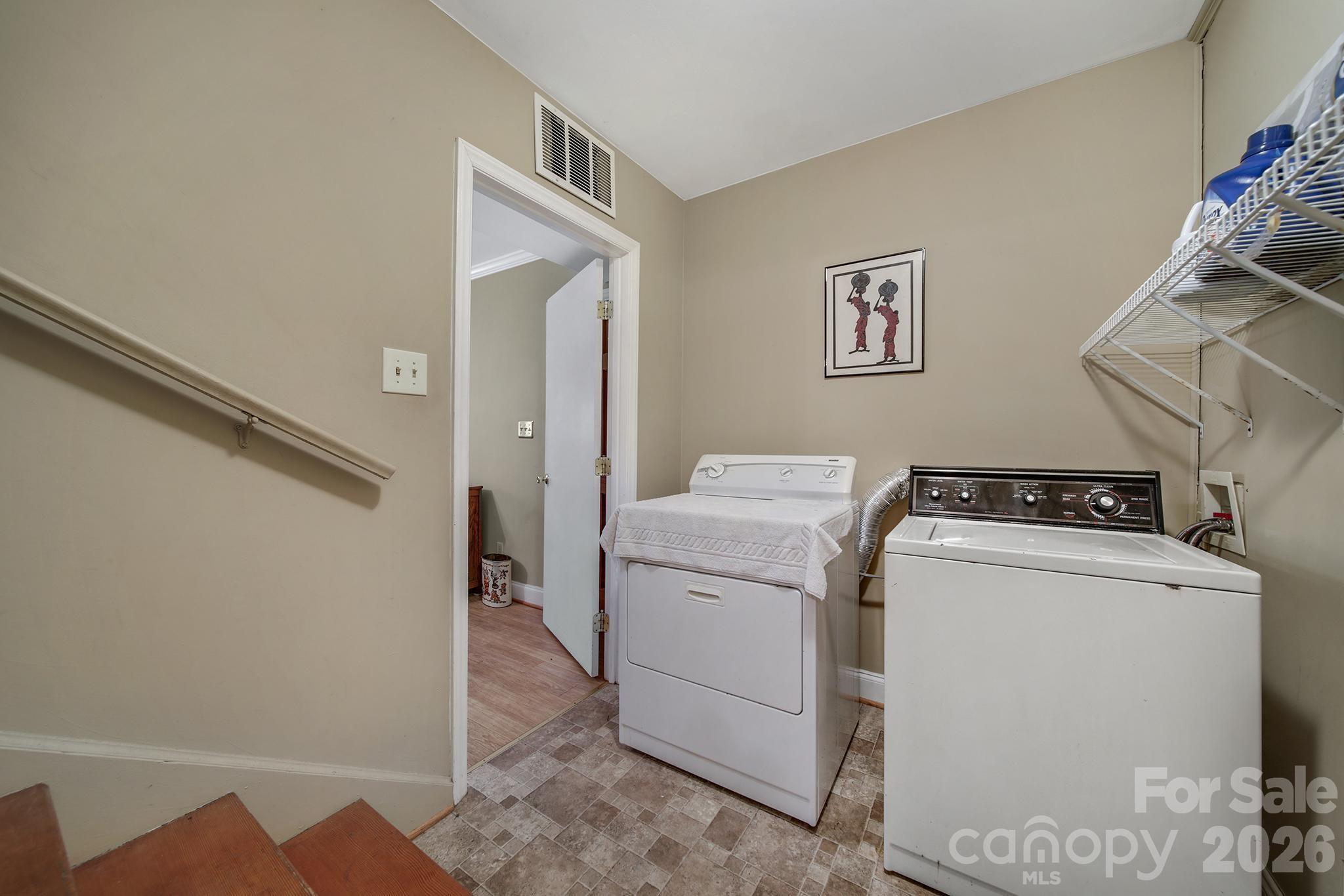 2171 Emma Circle — Lancaster