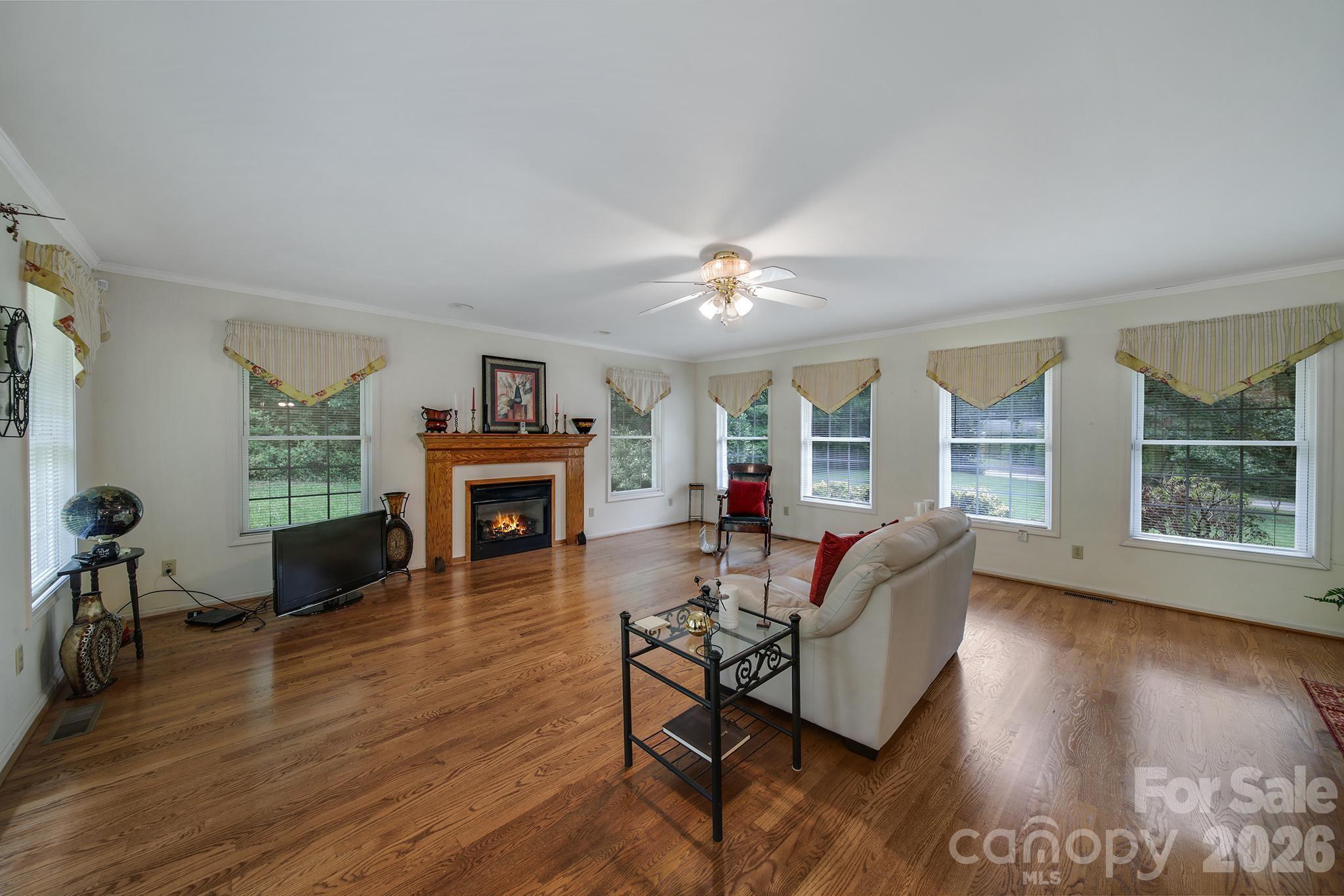 2171 Emma Circle — Lancaster