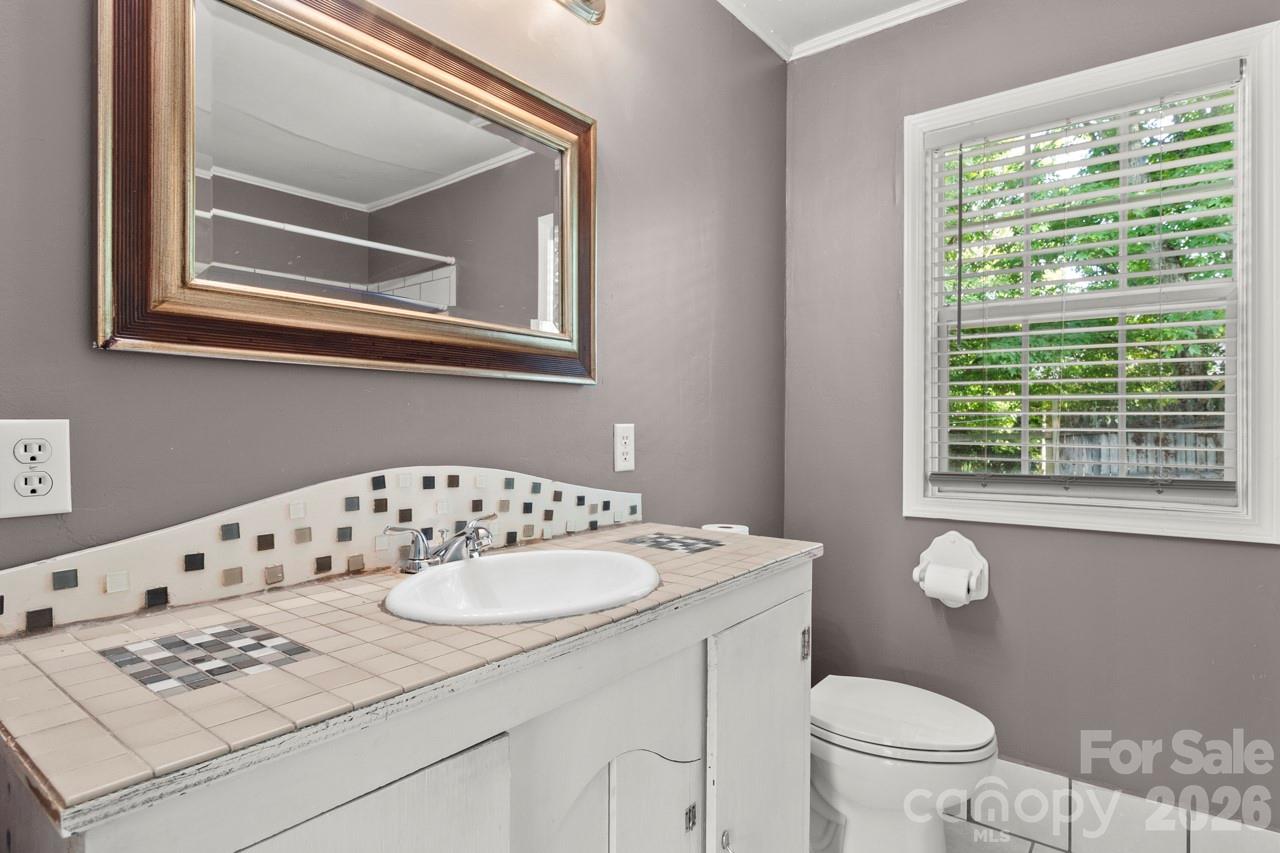 2224 Catawba Heights — Lincolnton