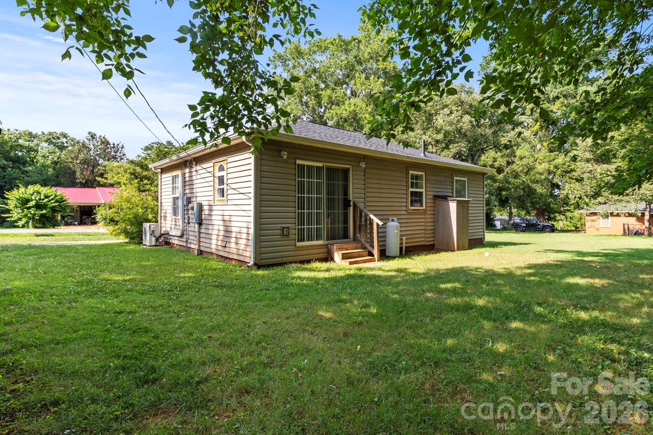 2224 Catawba Heights — Lincolnton