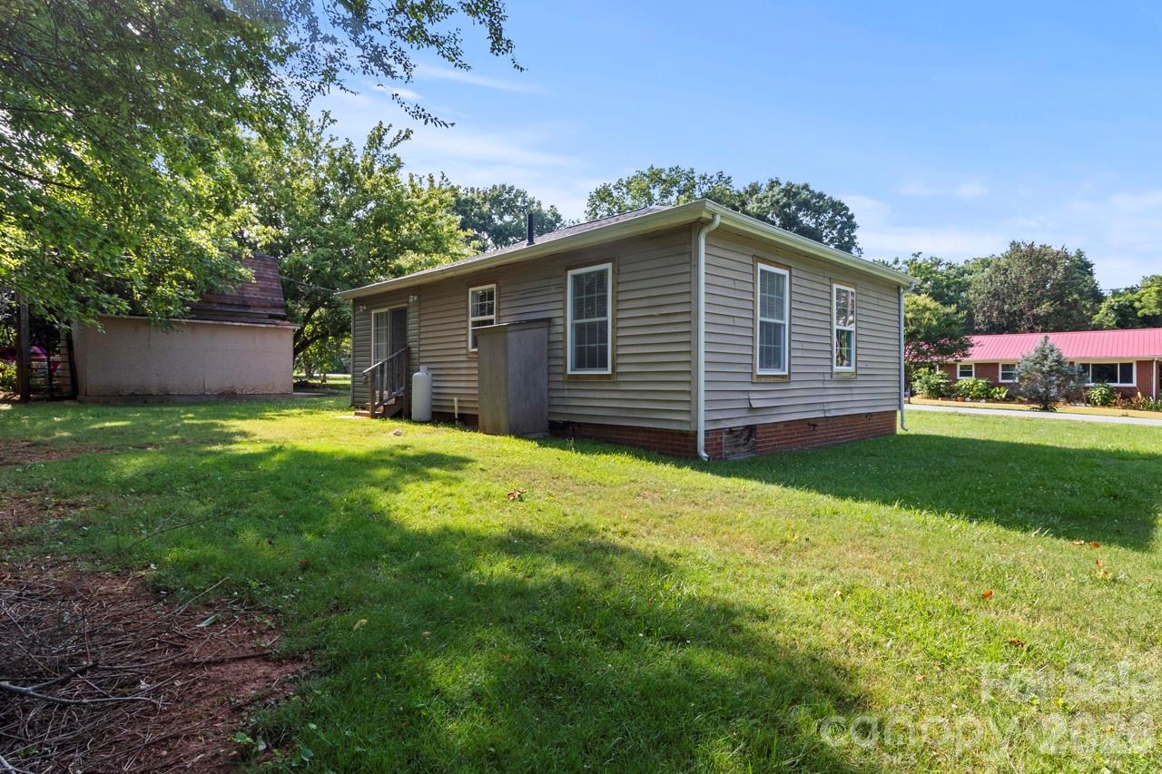 2224 Catawba Heights — Lincolnton
