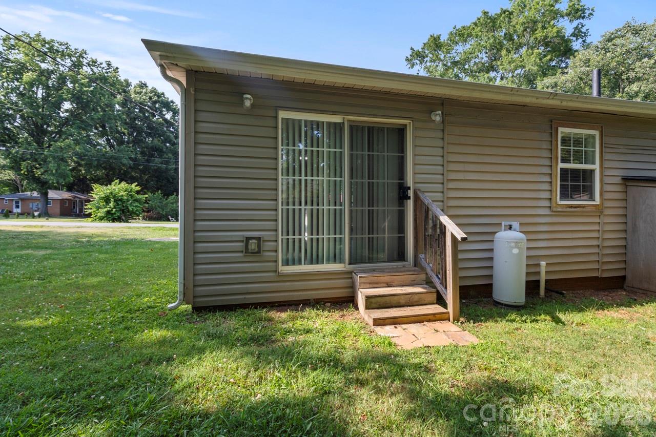 2224 Catawba Heights — Lincolnton