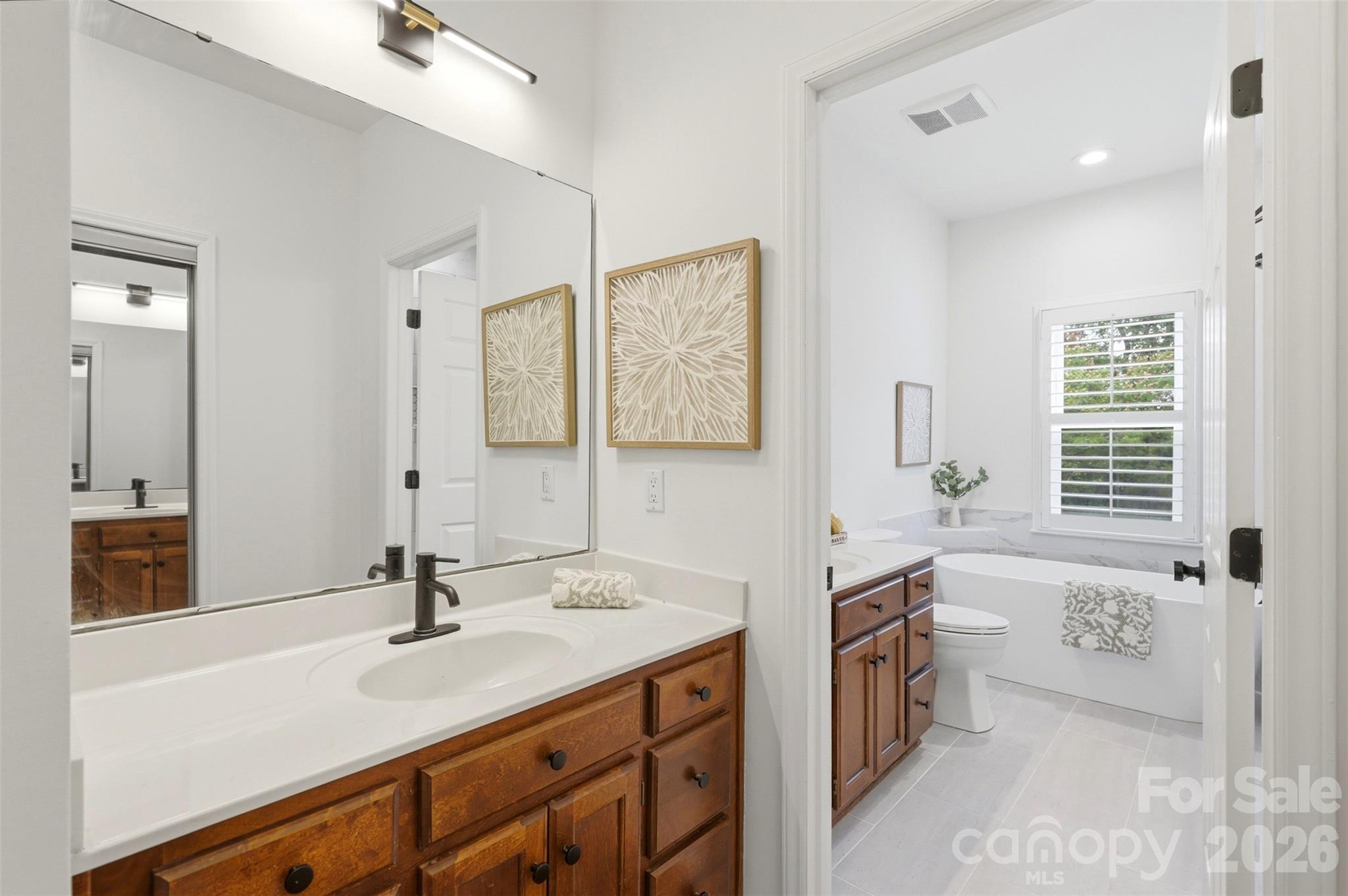 2552 Middlebridge Lane — Charlotte