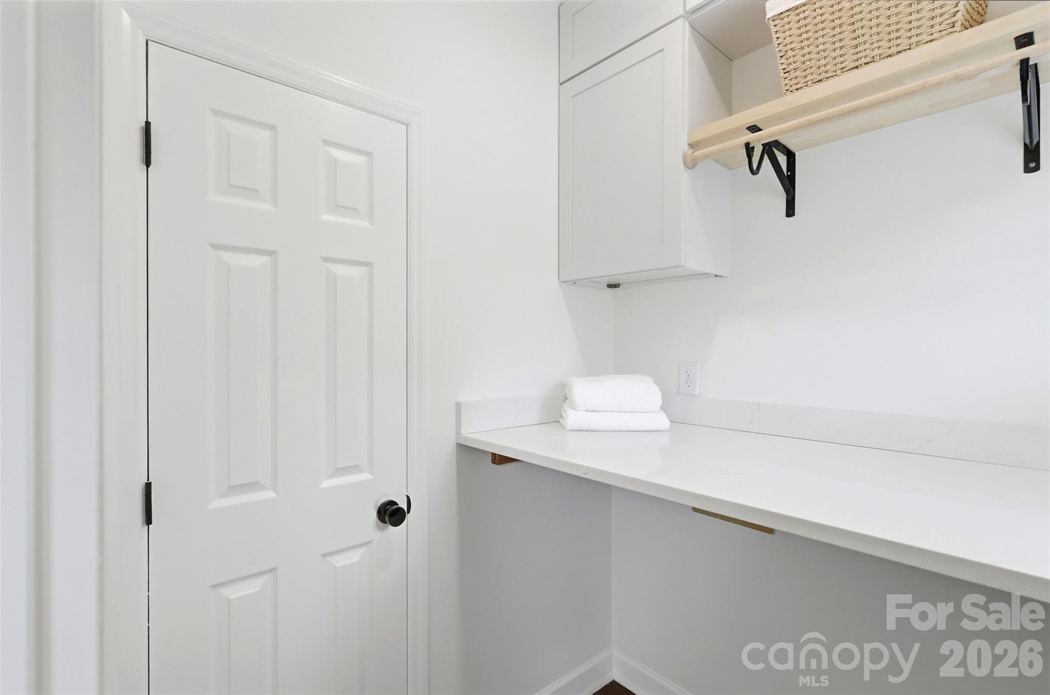 2552 Middlebridge Lane — Charlotte