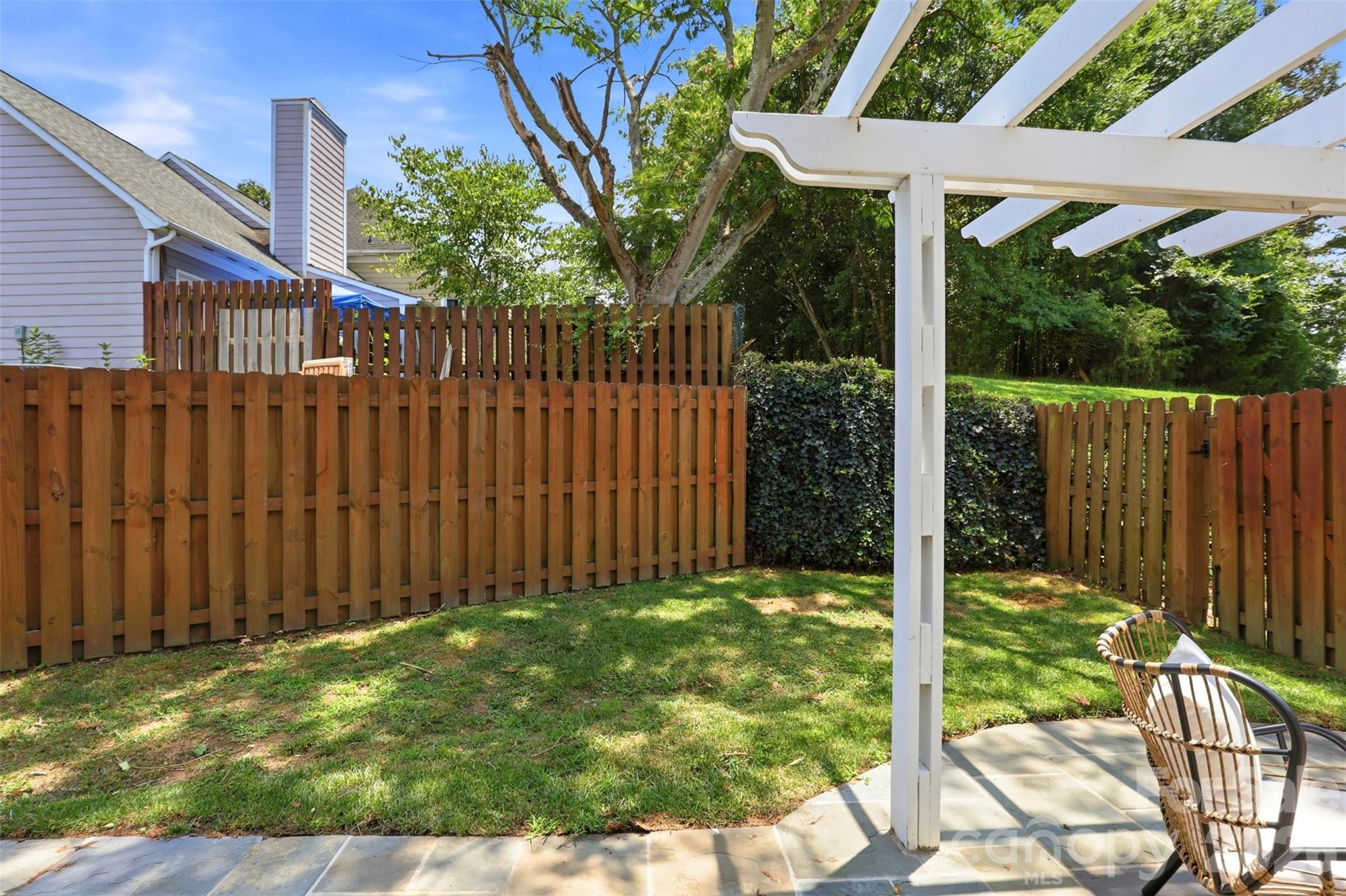 2552 Middlebridge Lane — Charlotte