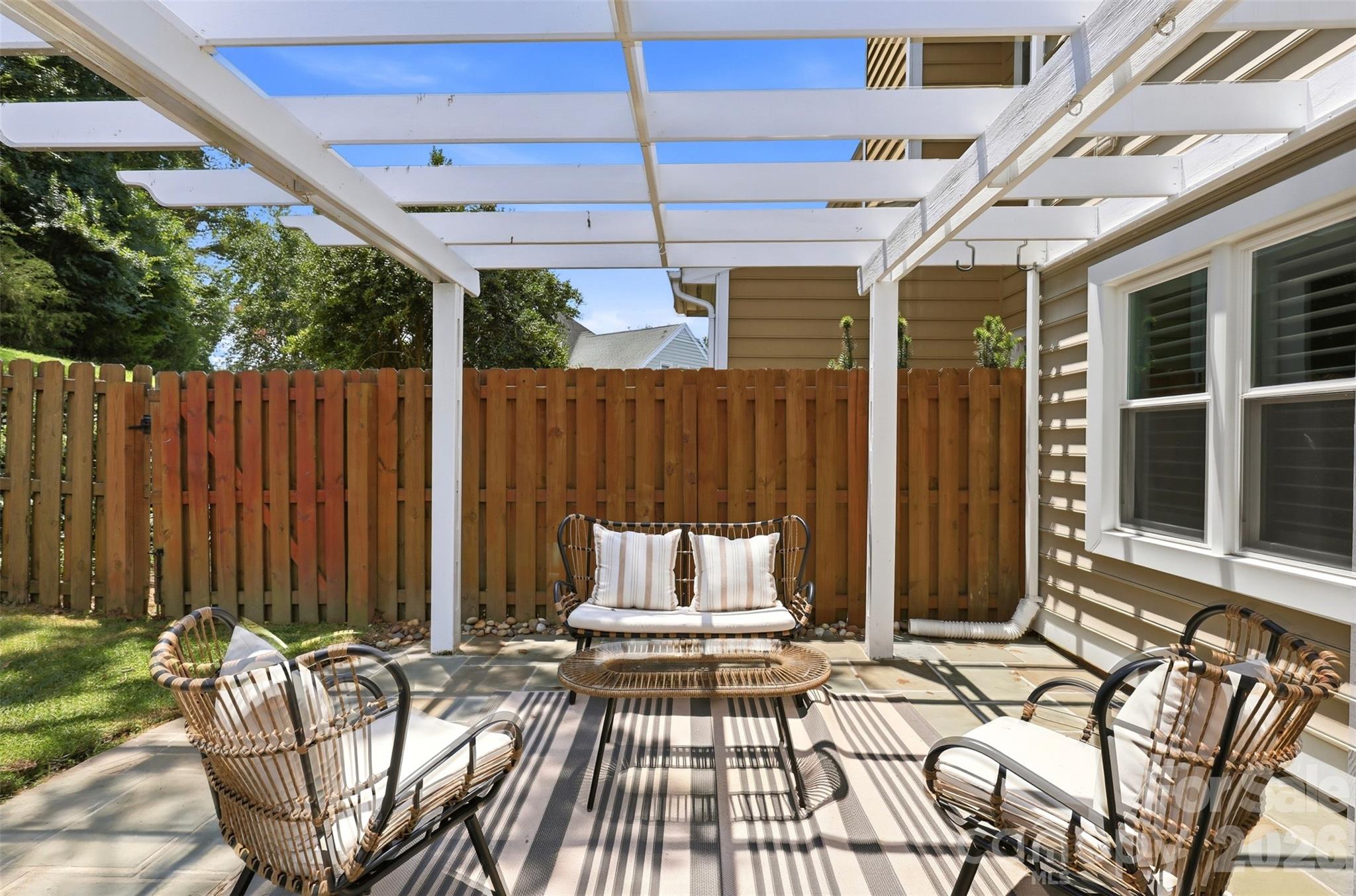 2552 Middlebridge Lane — Charlotte