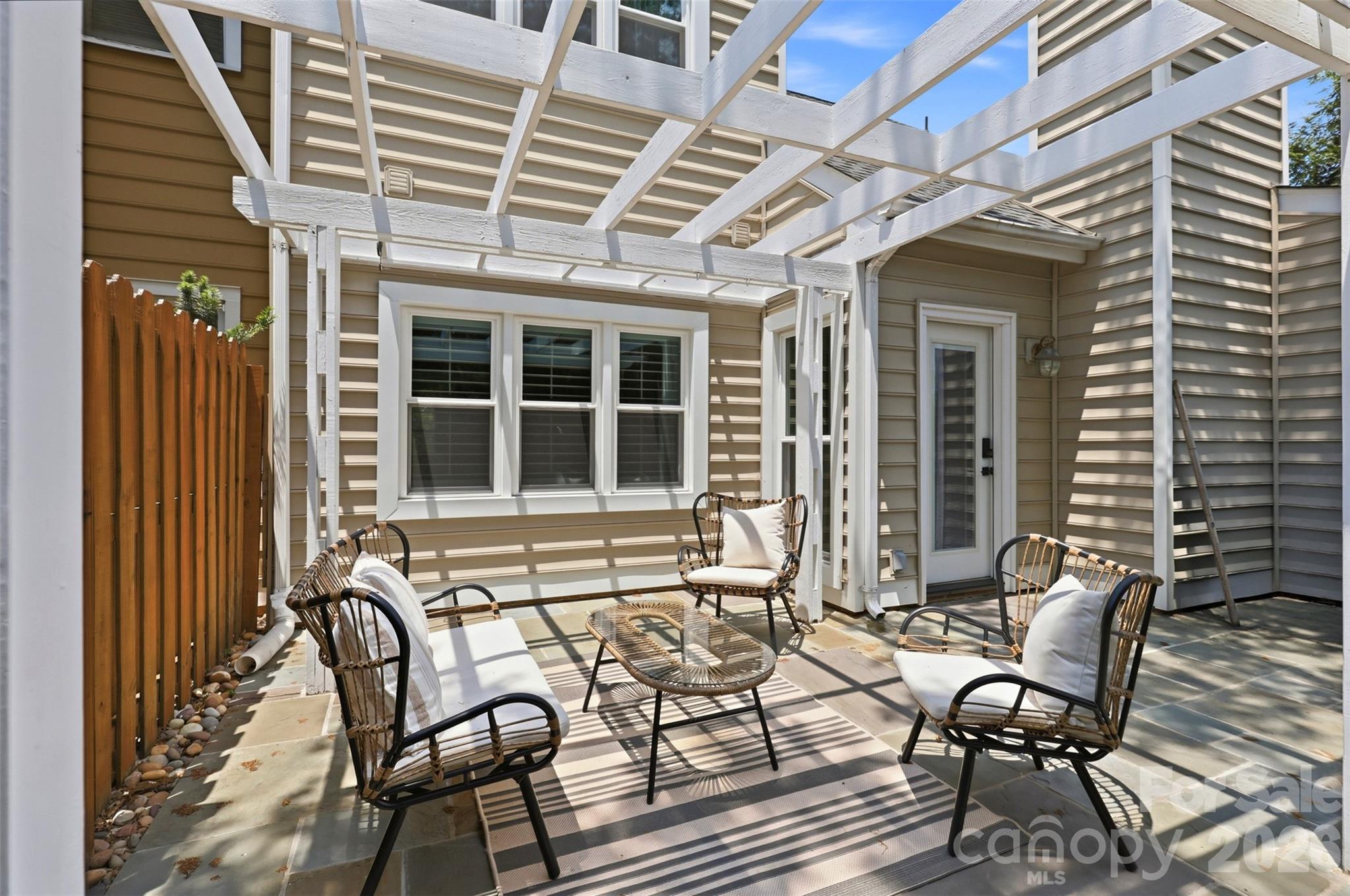2552 Middlebridge Lane — Charlotte