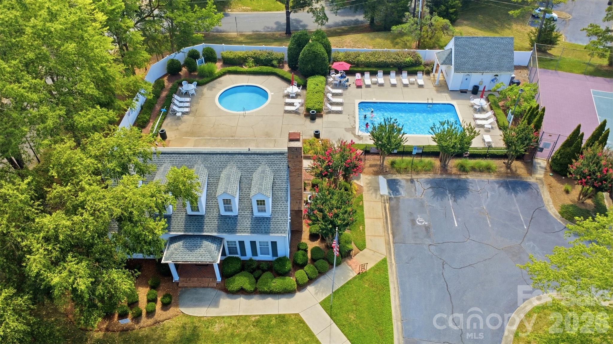 2552 Middlebridge Lane — Charlotte