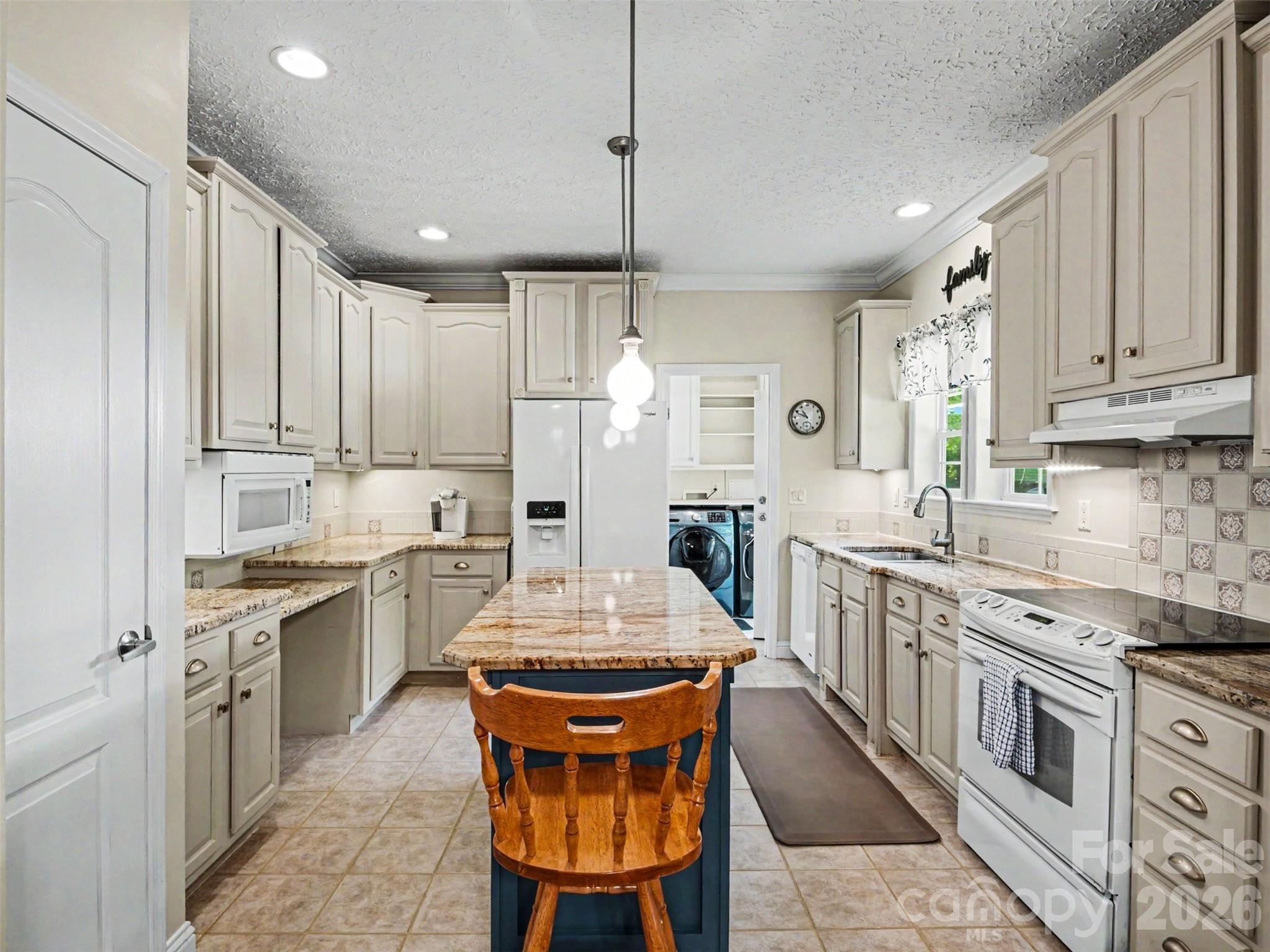 915 Ostwalt Amity Road — Statesville