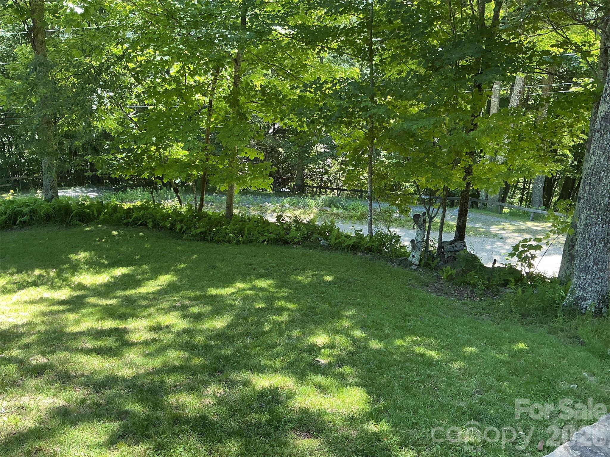 469 Tearshirt Lane — Mars Hill