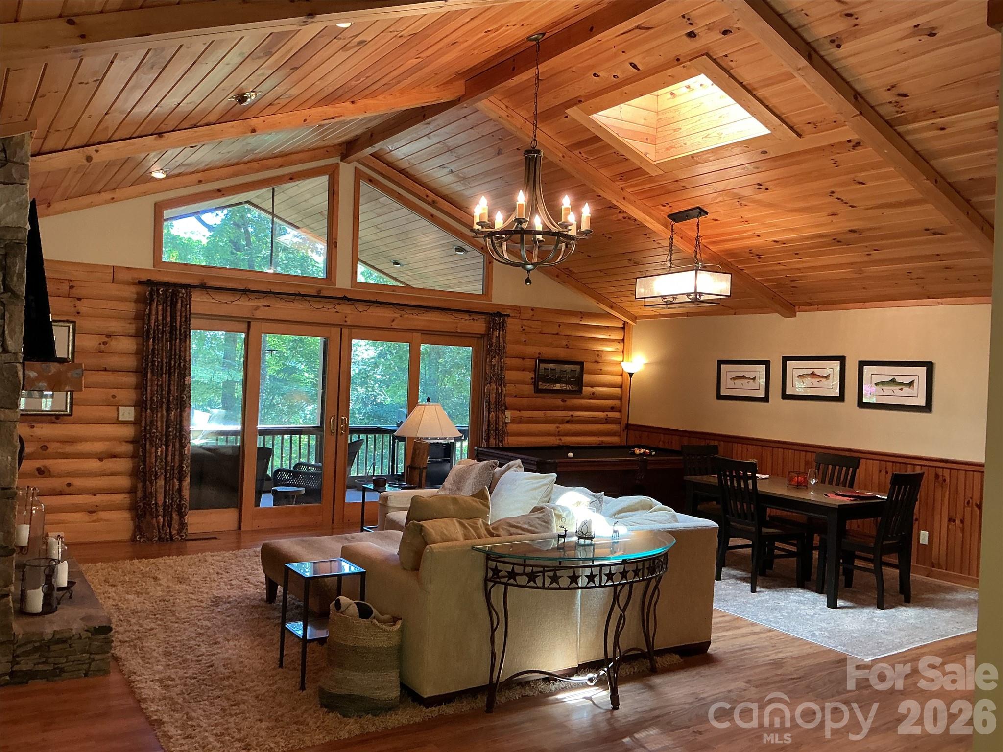 469 Tearshirt Lane — Mars Hill