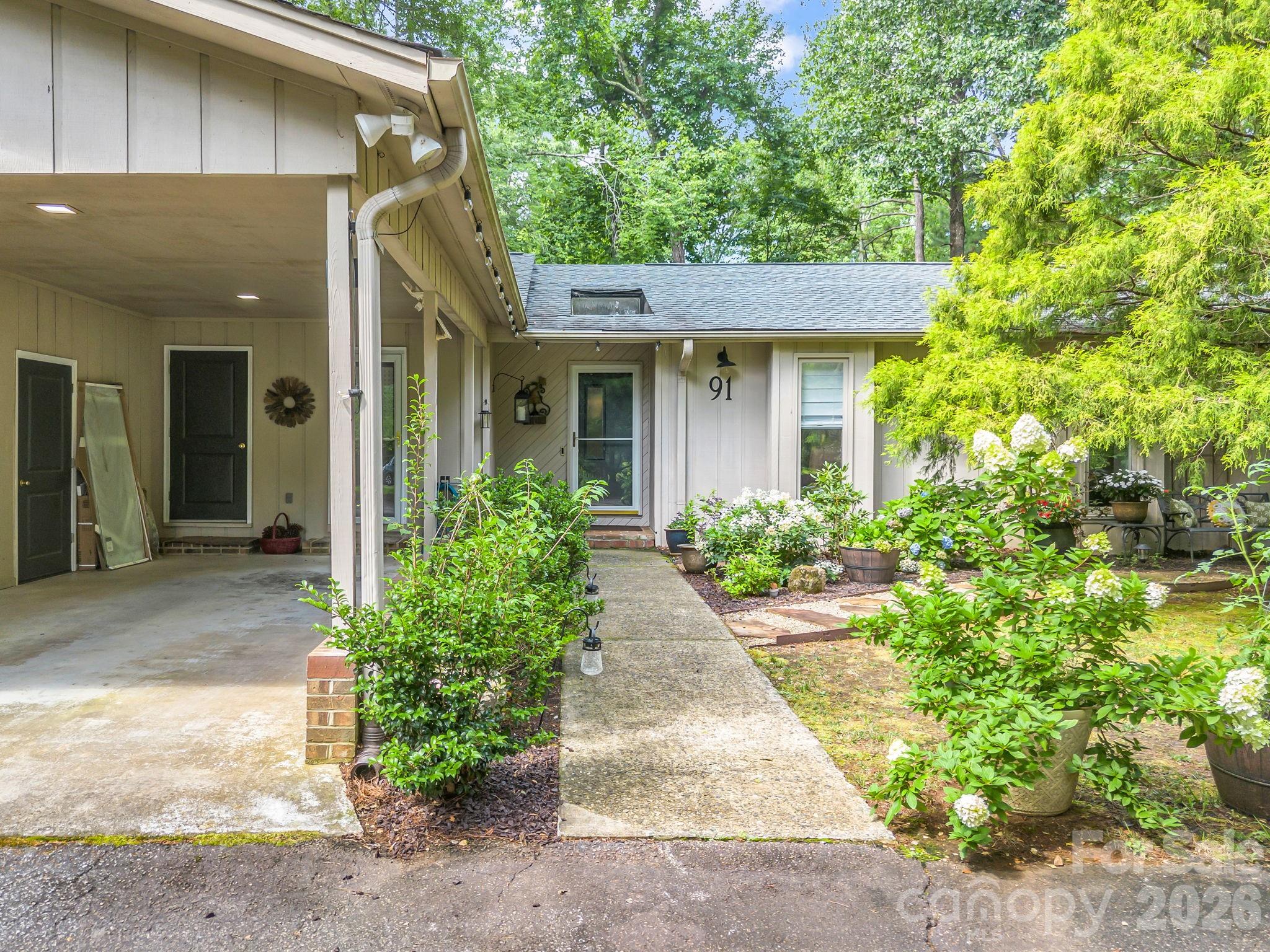91 Diamond Ridge Lane — Columbus