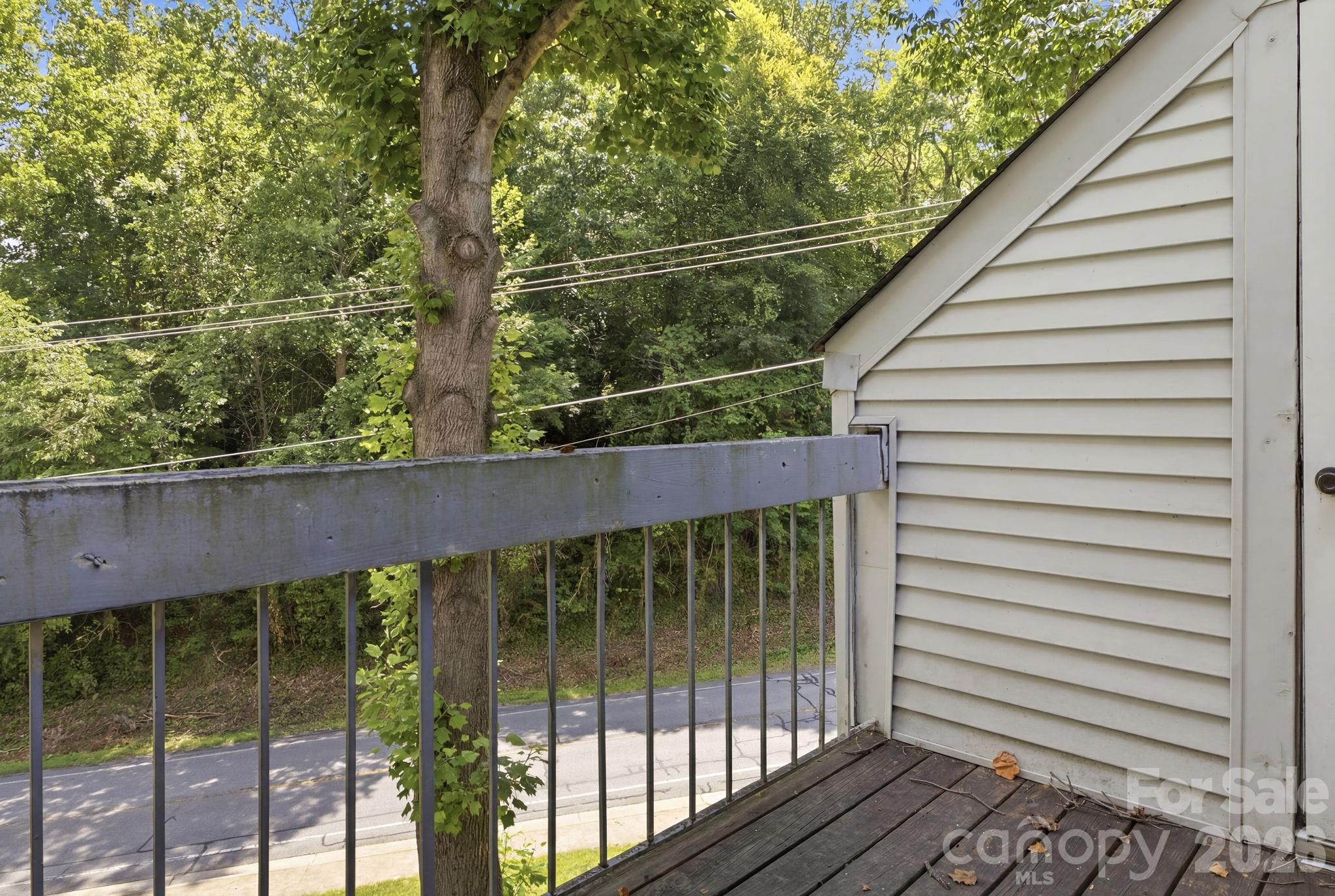 1050 21st Avenue NW #6 — Hickory
