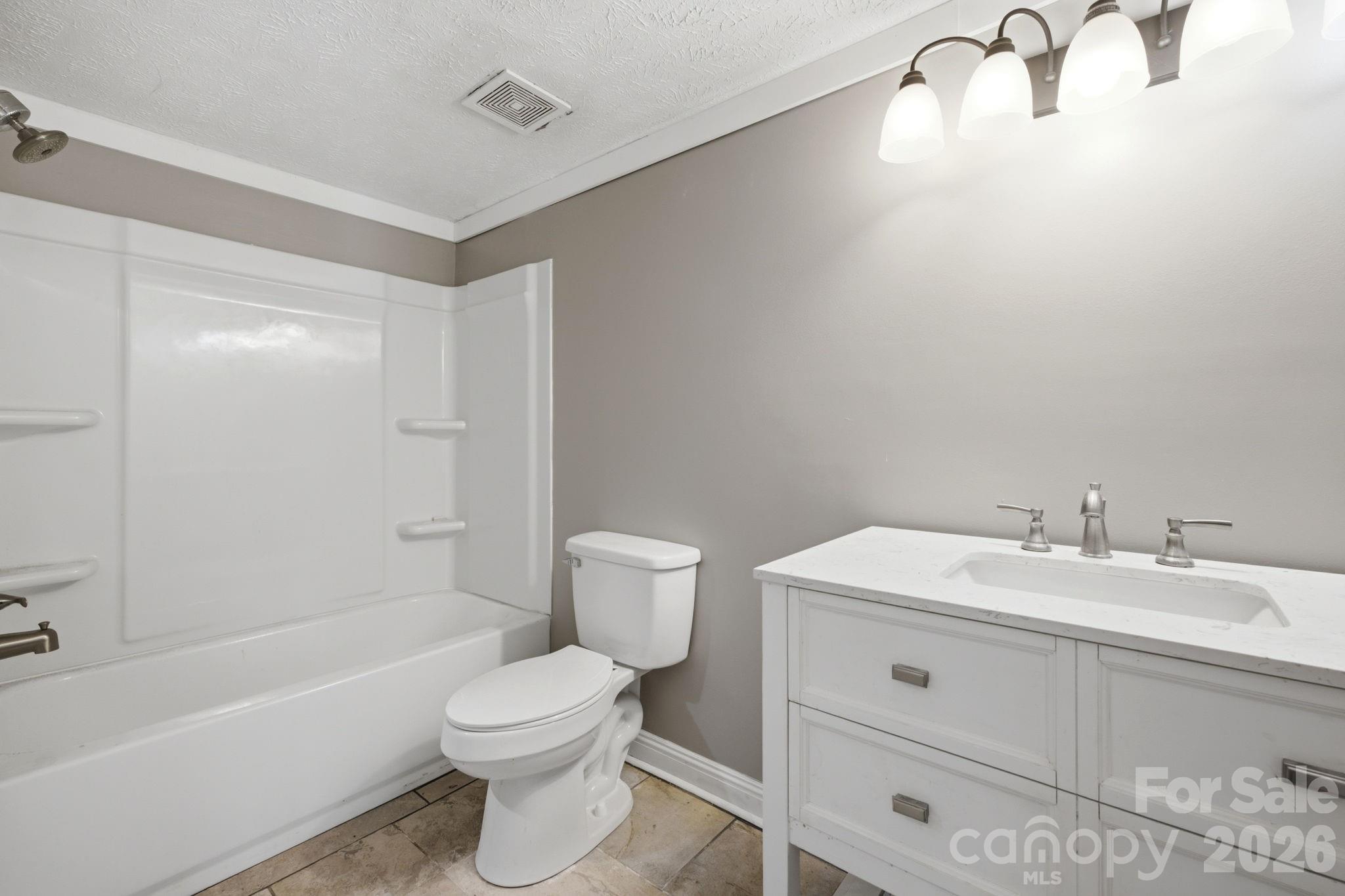 1050 21st Avenue NW #6 — Hickory