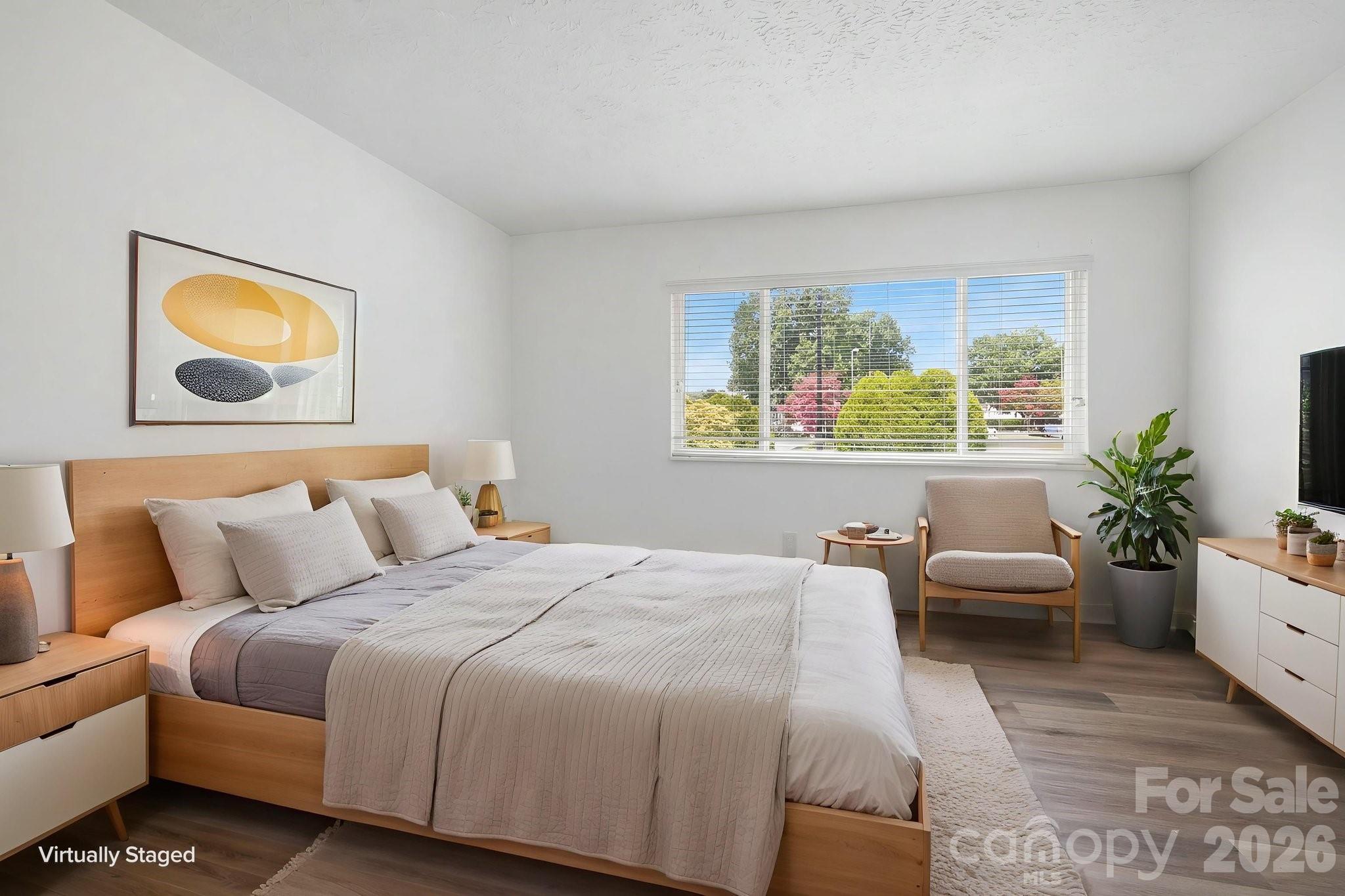 1050 21st Avenue NW #6 — Hickory