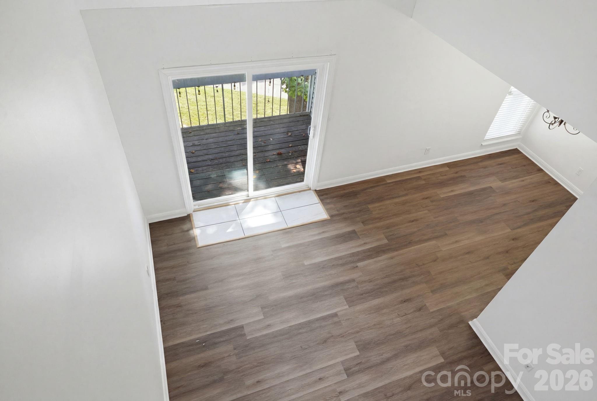 1050 21st Avenue NW #6 — Hickory
