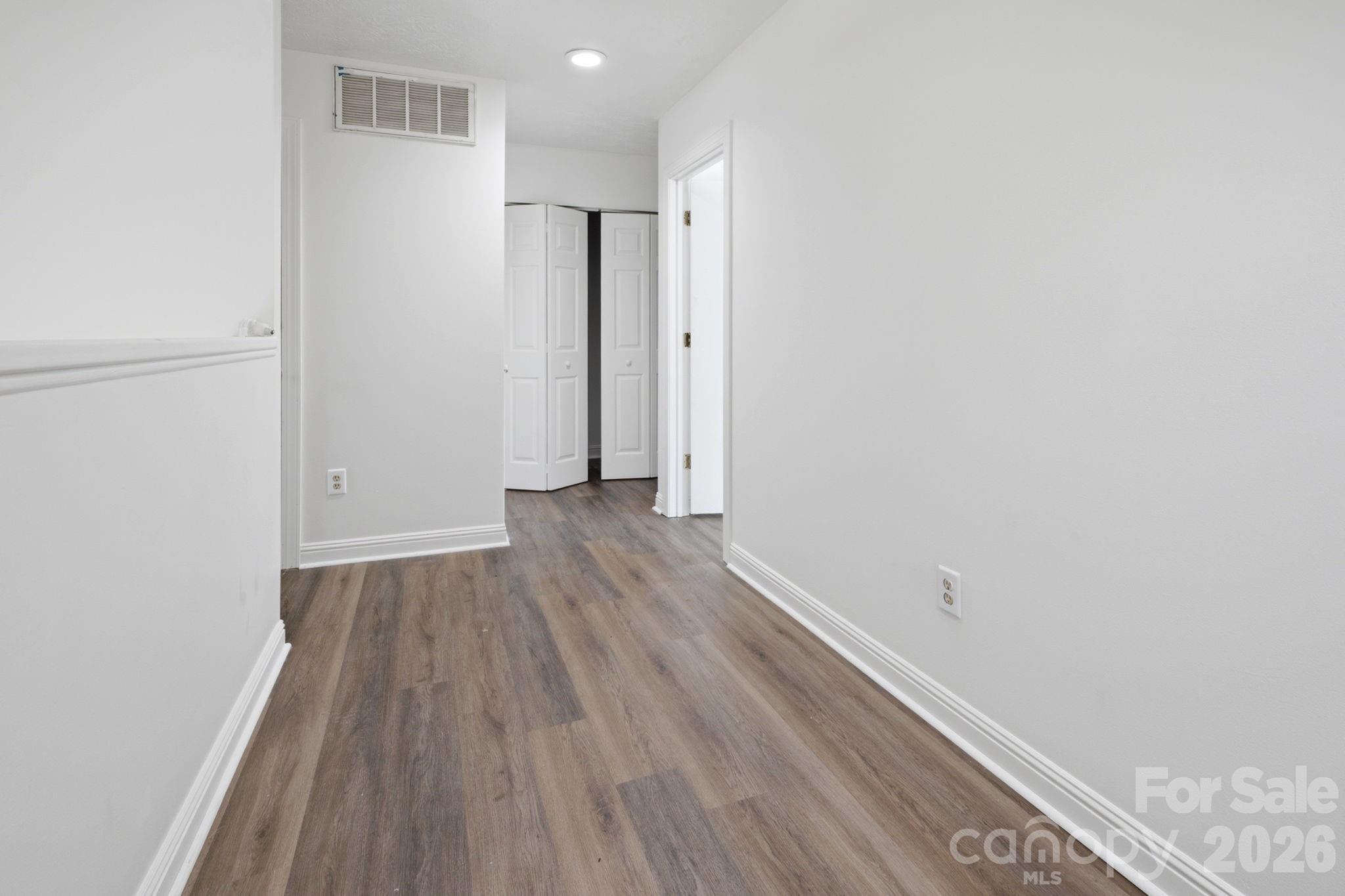 1050 21st Avenue NW #6 — Hickory